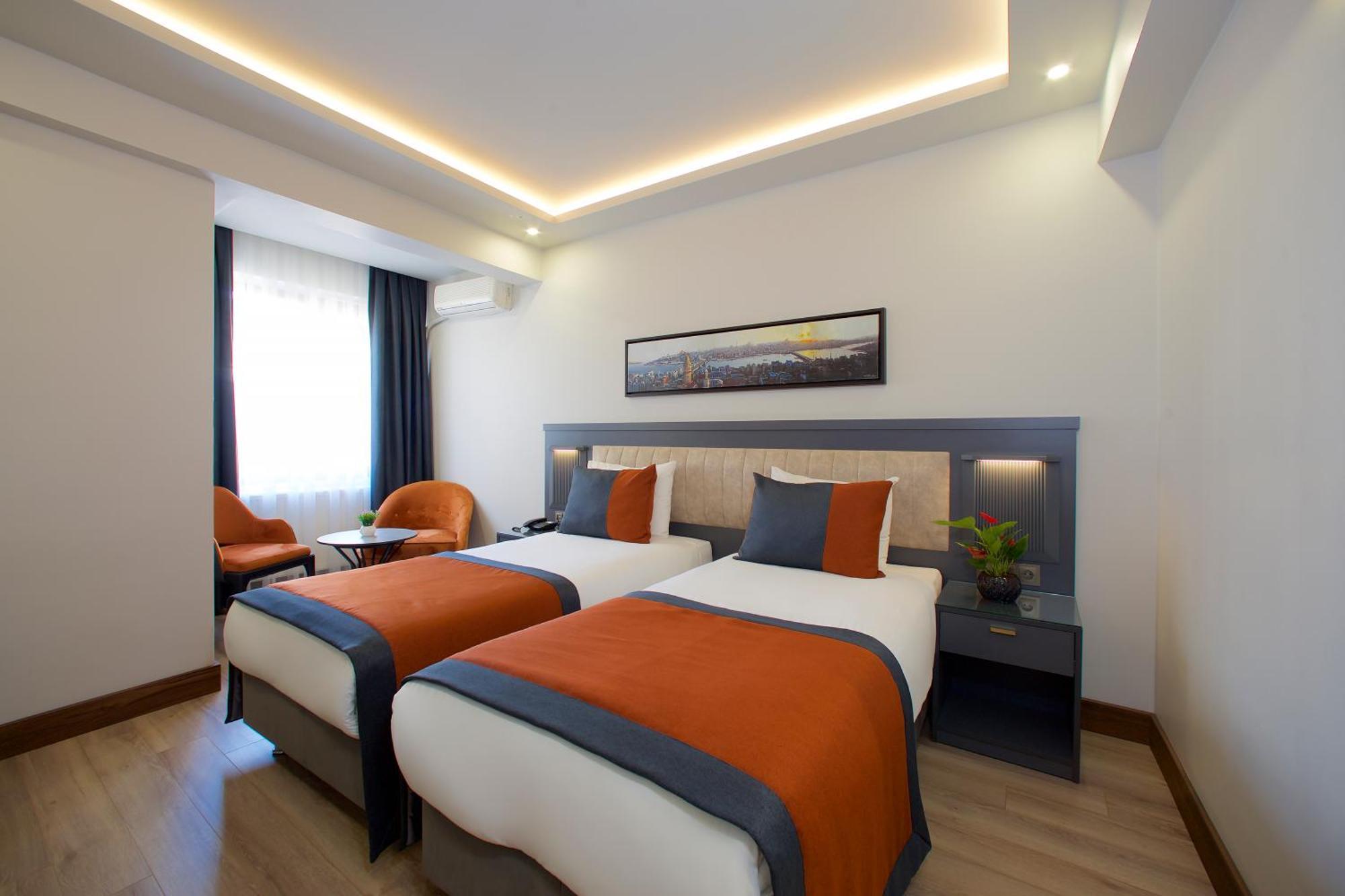 Eyfel Hotel