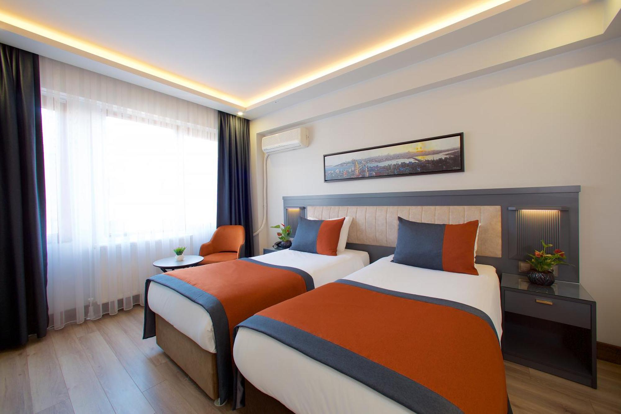 Eyfel Hotel