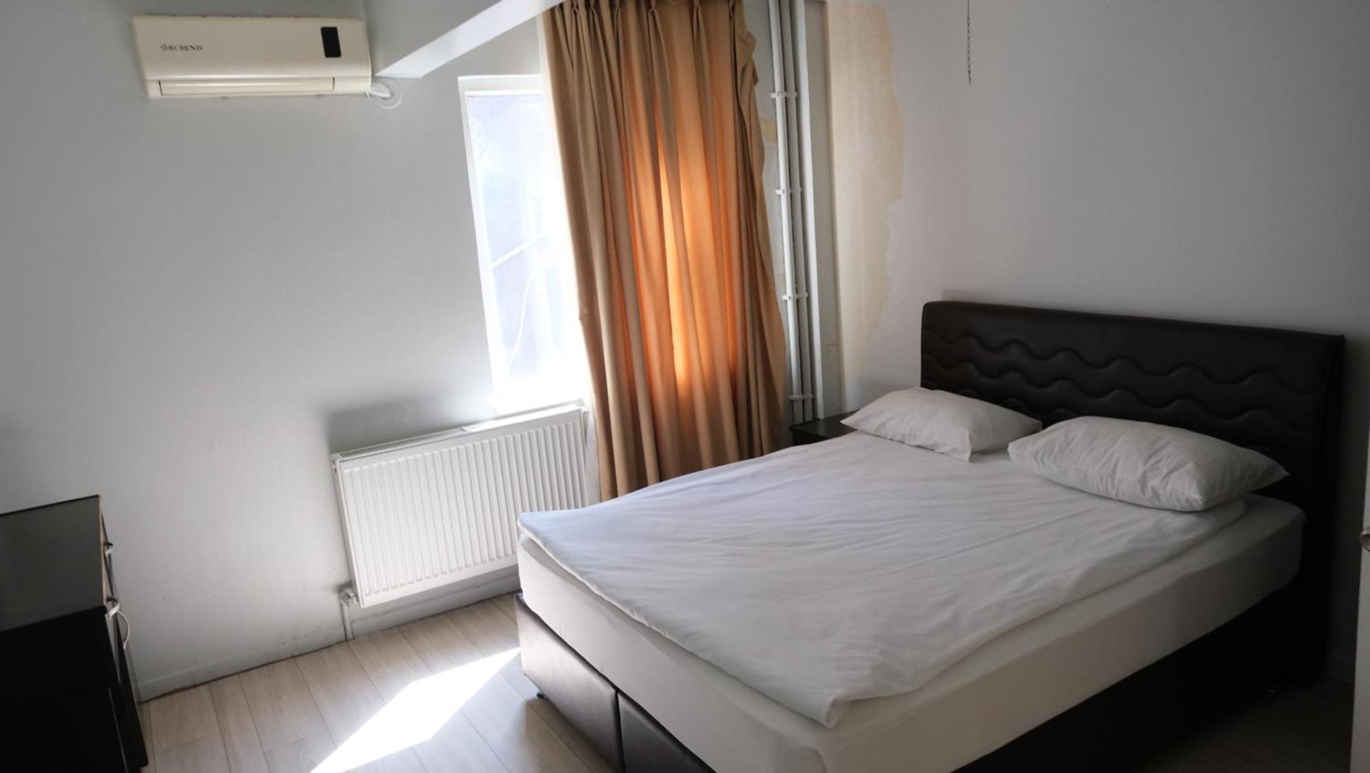 Simon Hotel *