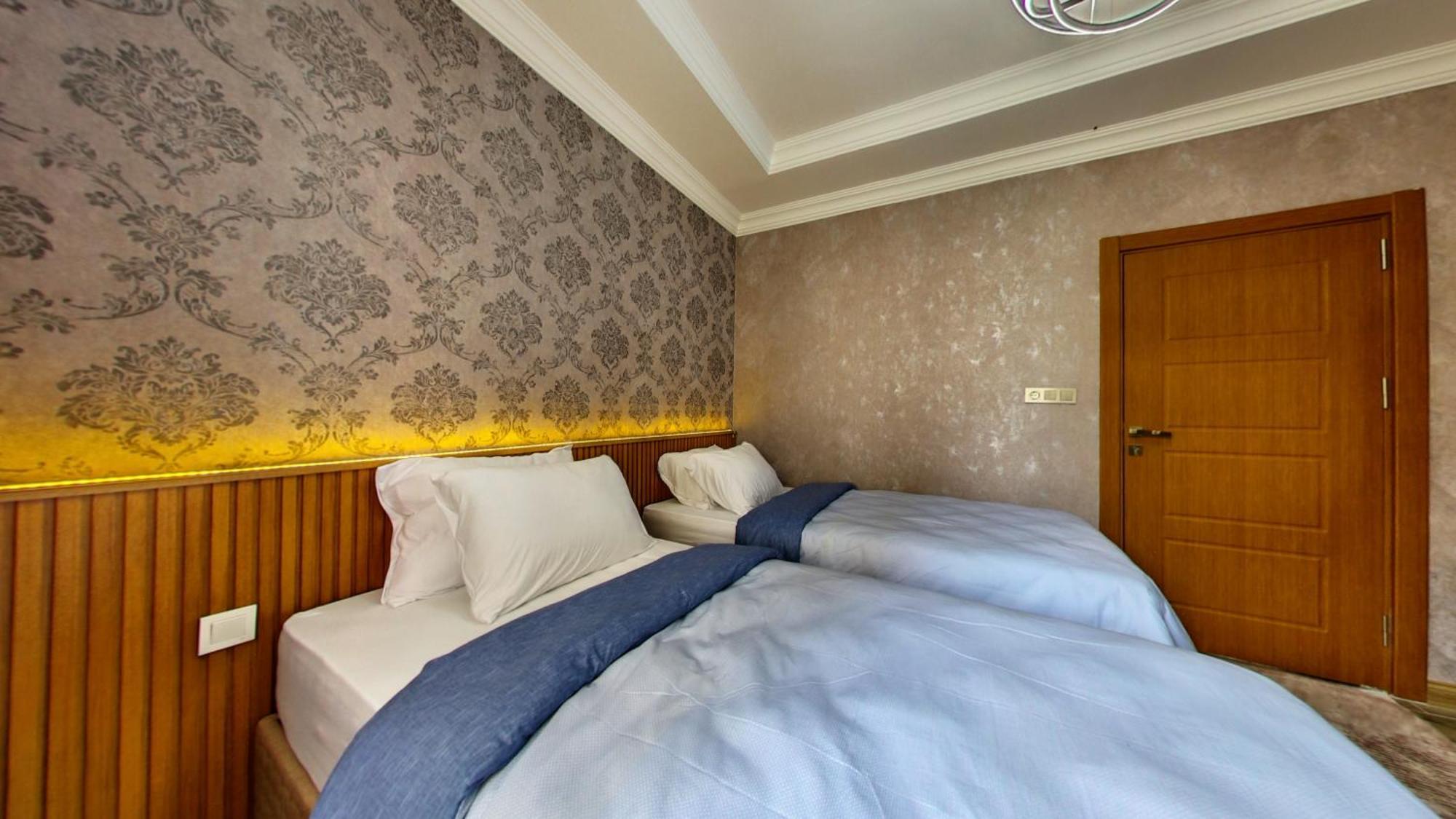 Denis Suit Apart * Istanbul