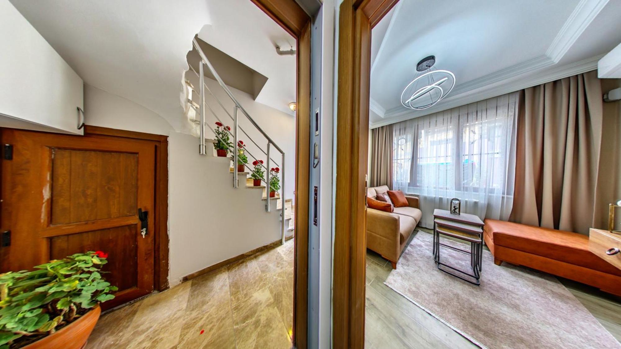 Denis Suit Apart Istanbul