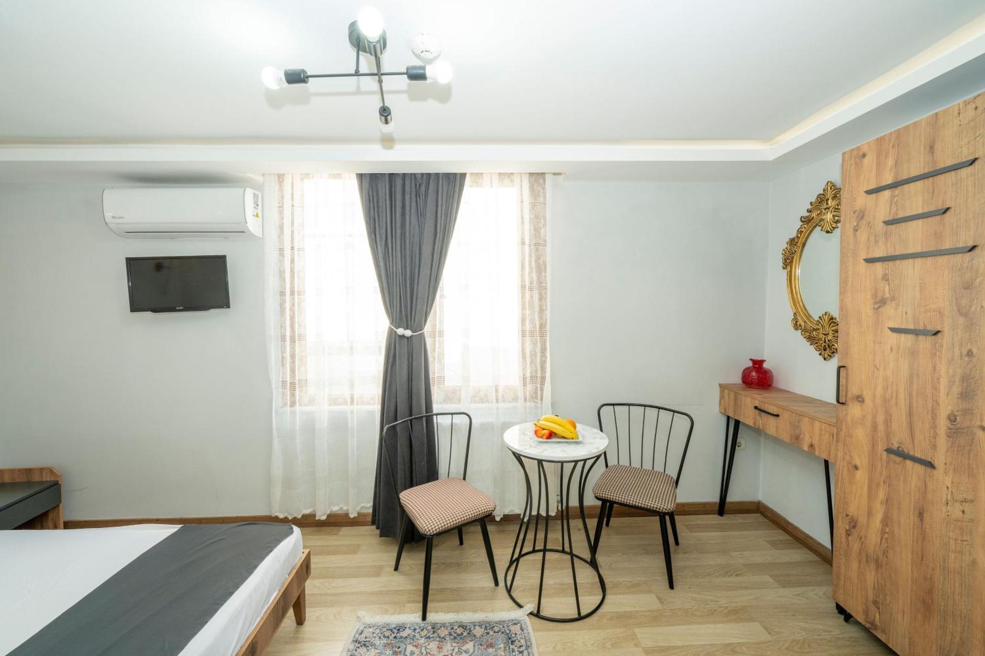 Valeria White Suites