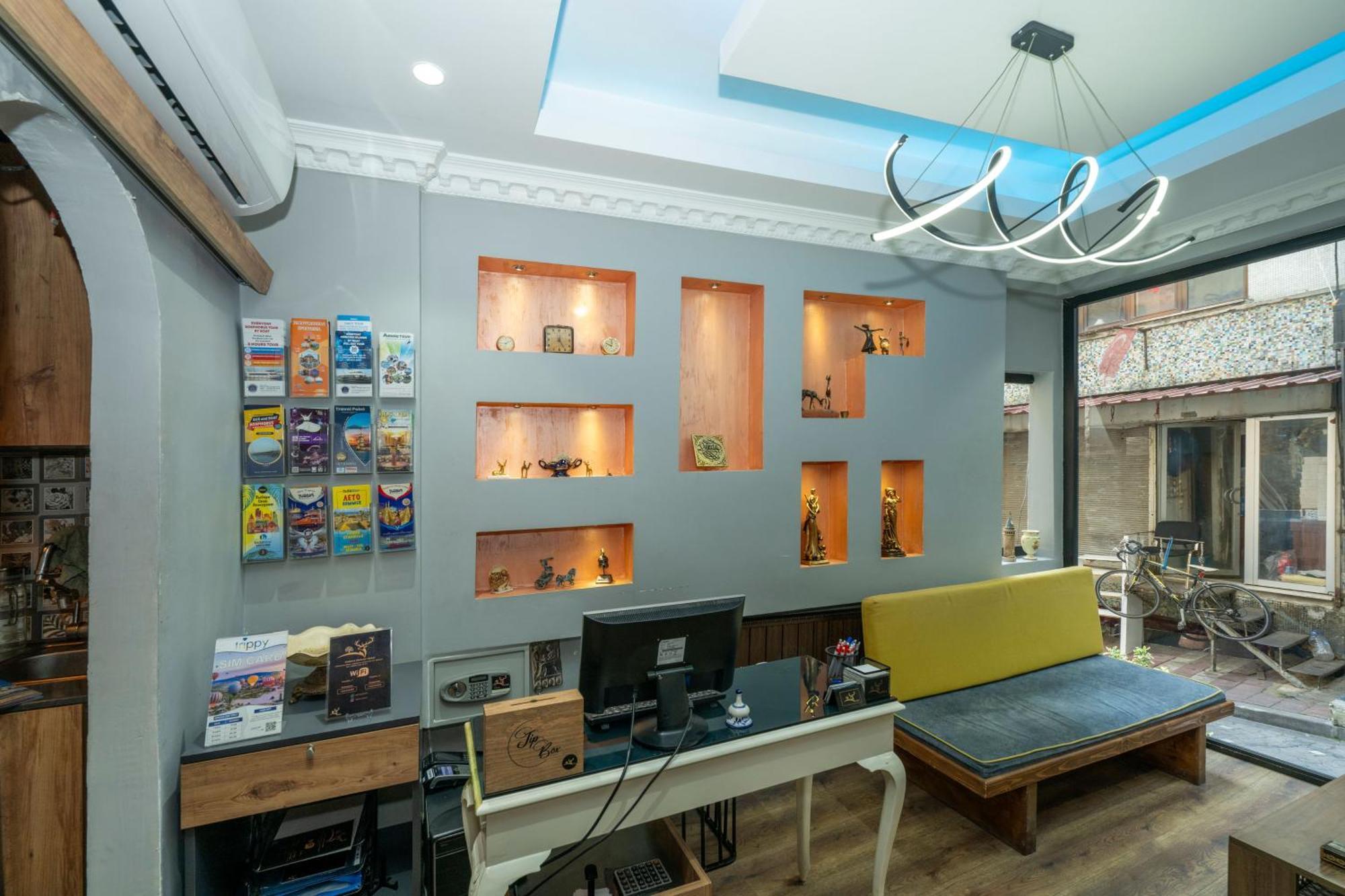 Valeria White Suites Otel *