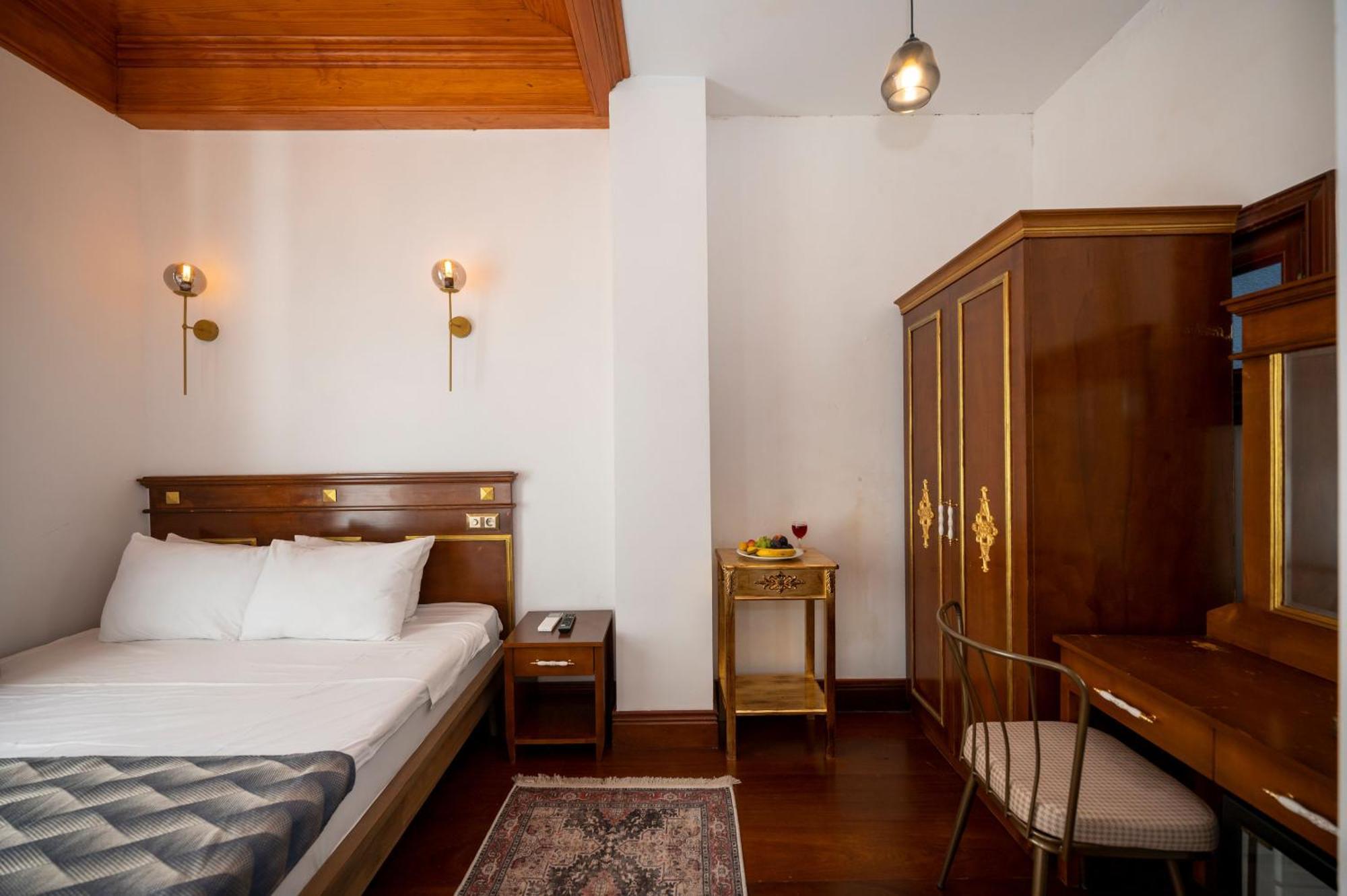Hotel Valeria Antique 1892 *