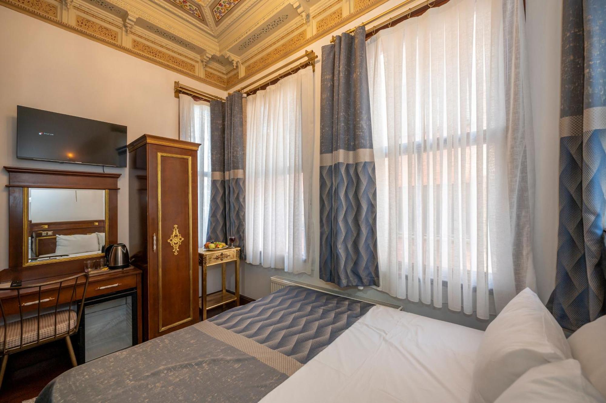 Valeria Antique 1892 Istambul