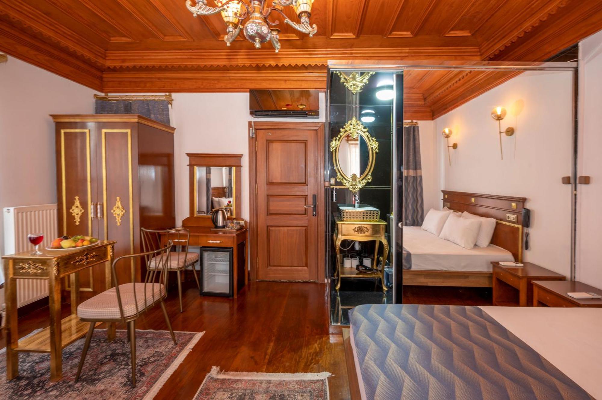 Valeria Antique 1892 Istambul