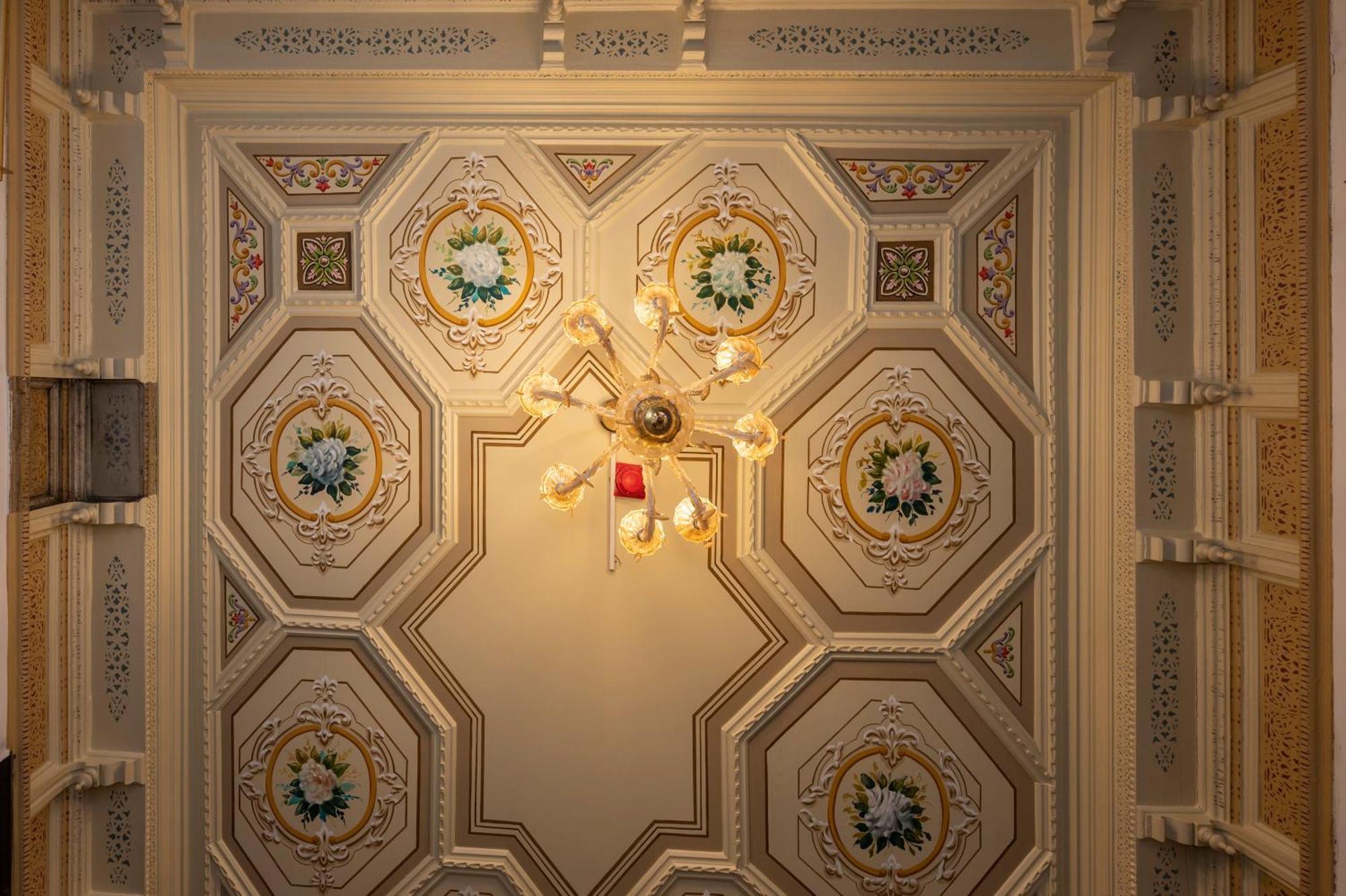Valeria Antique 1892 Hotel