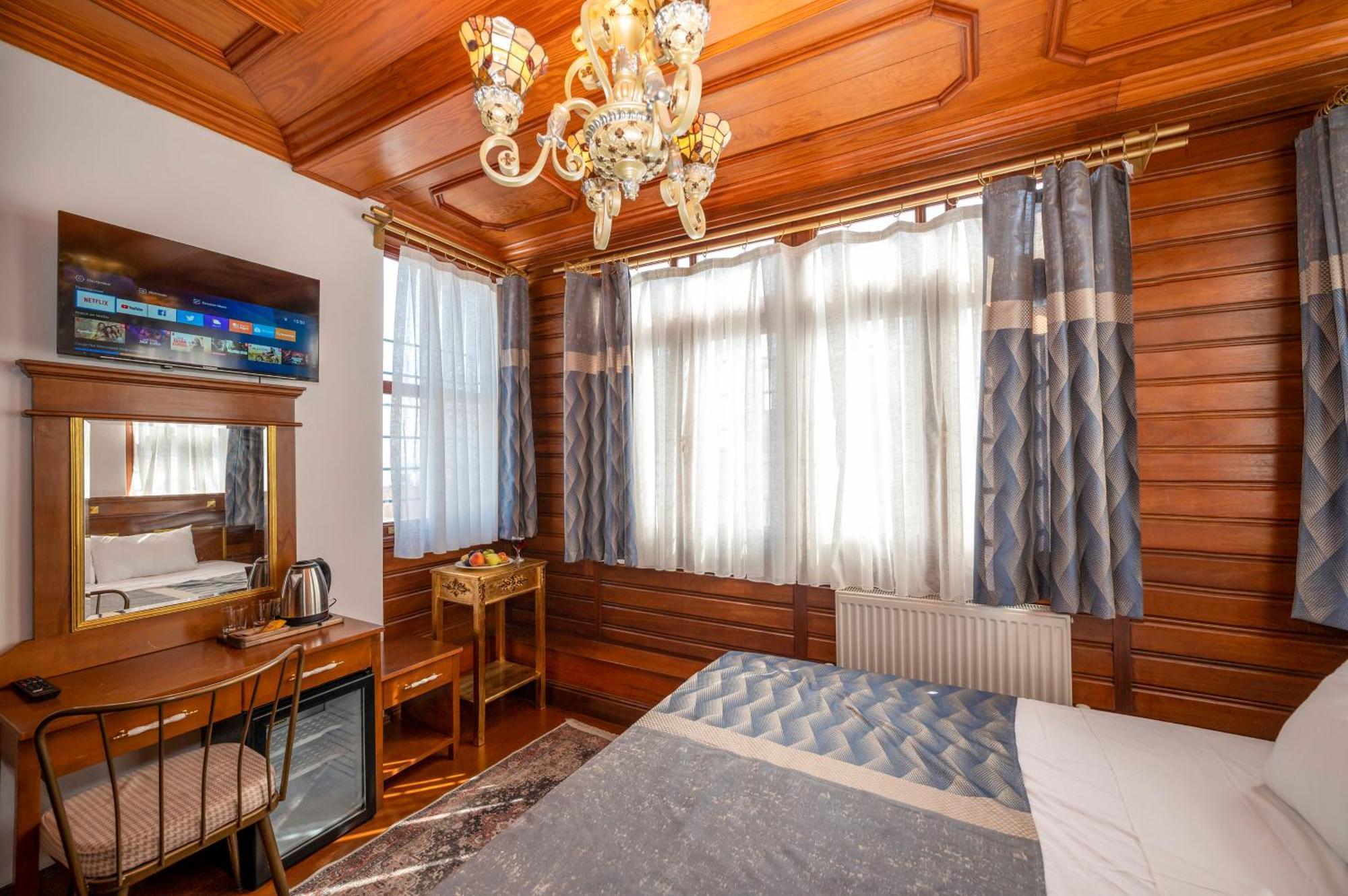 Valeria Antique 1892 Hotel *