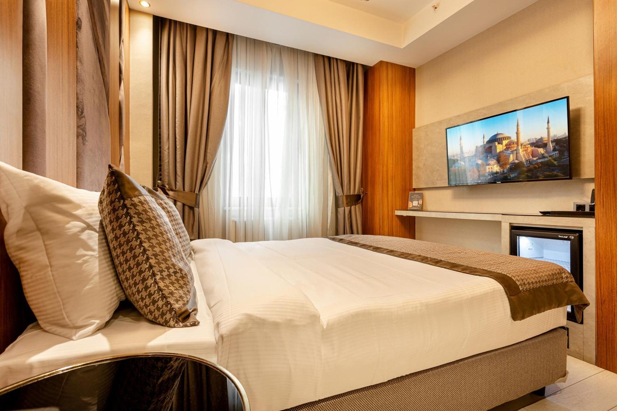 Otel Santra