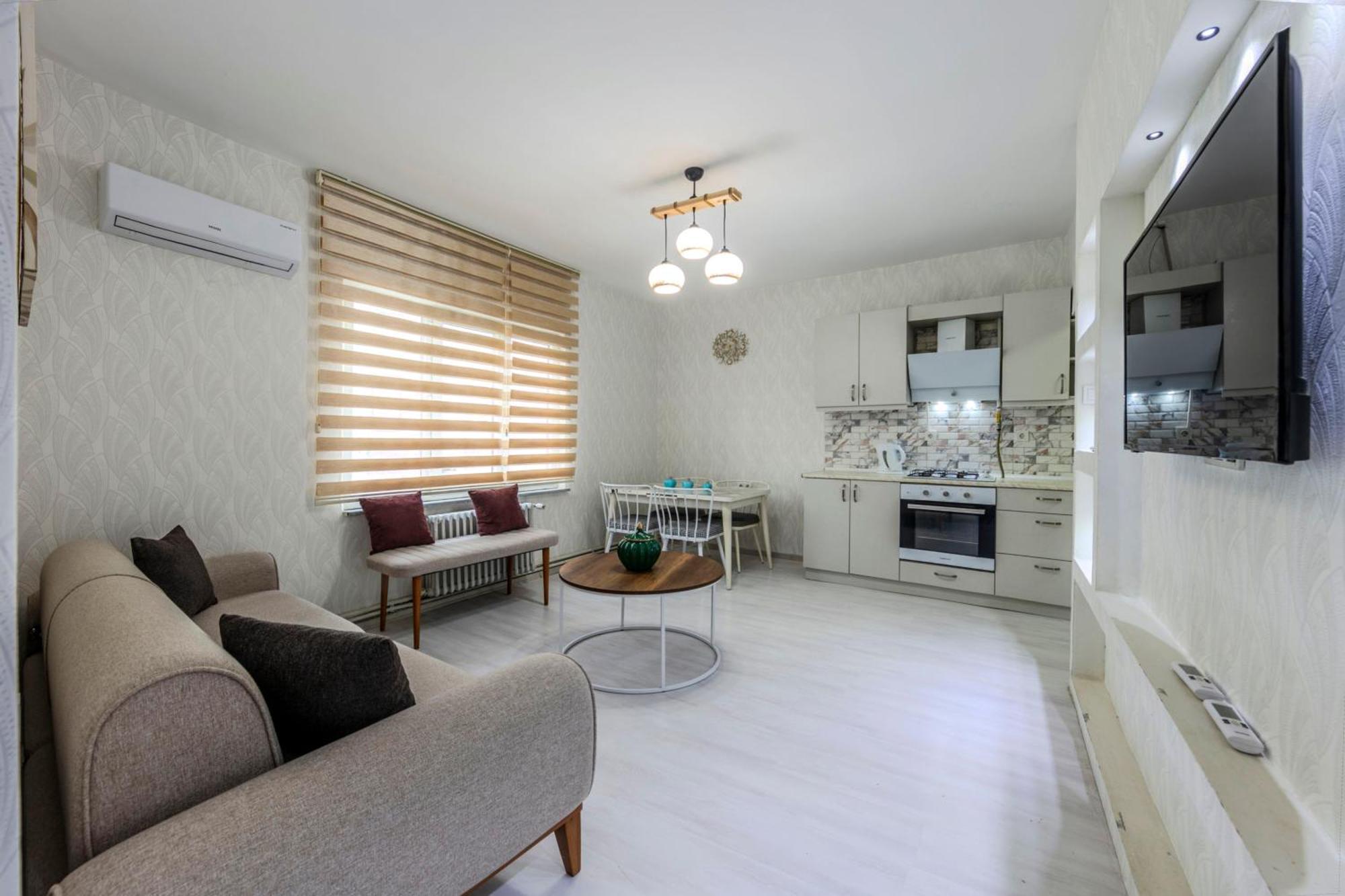 Palas 12 Apartment