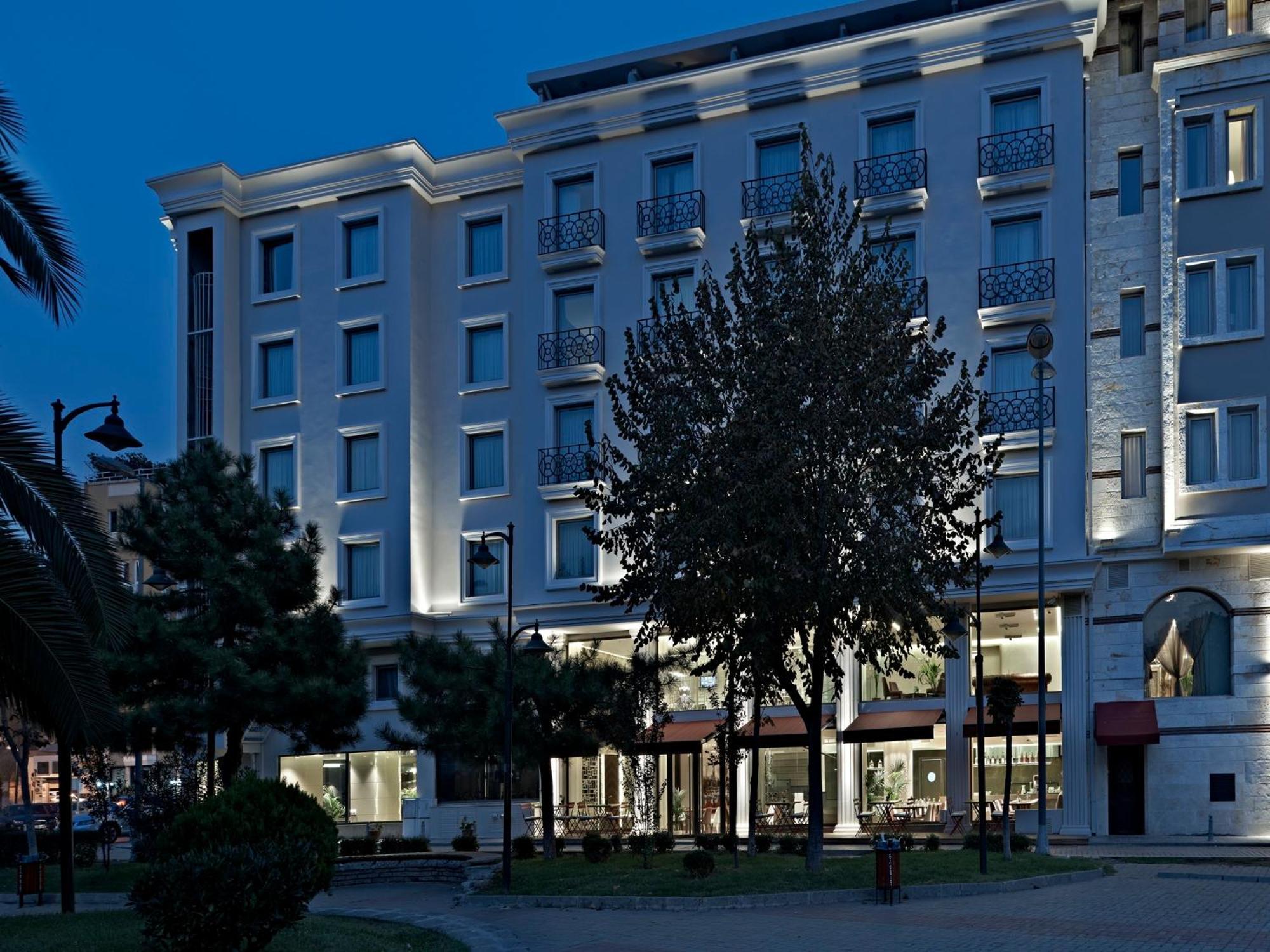Hotel Ramada By Wyndham Grand Bazaar