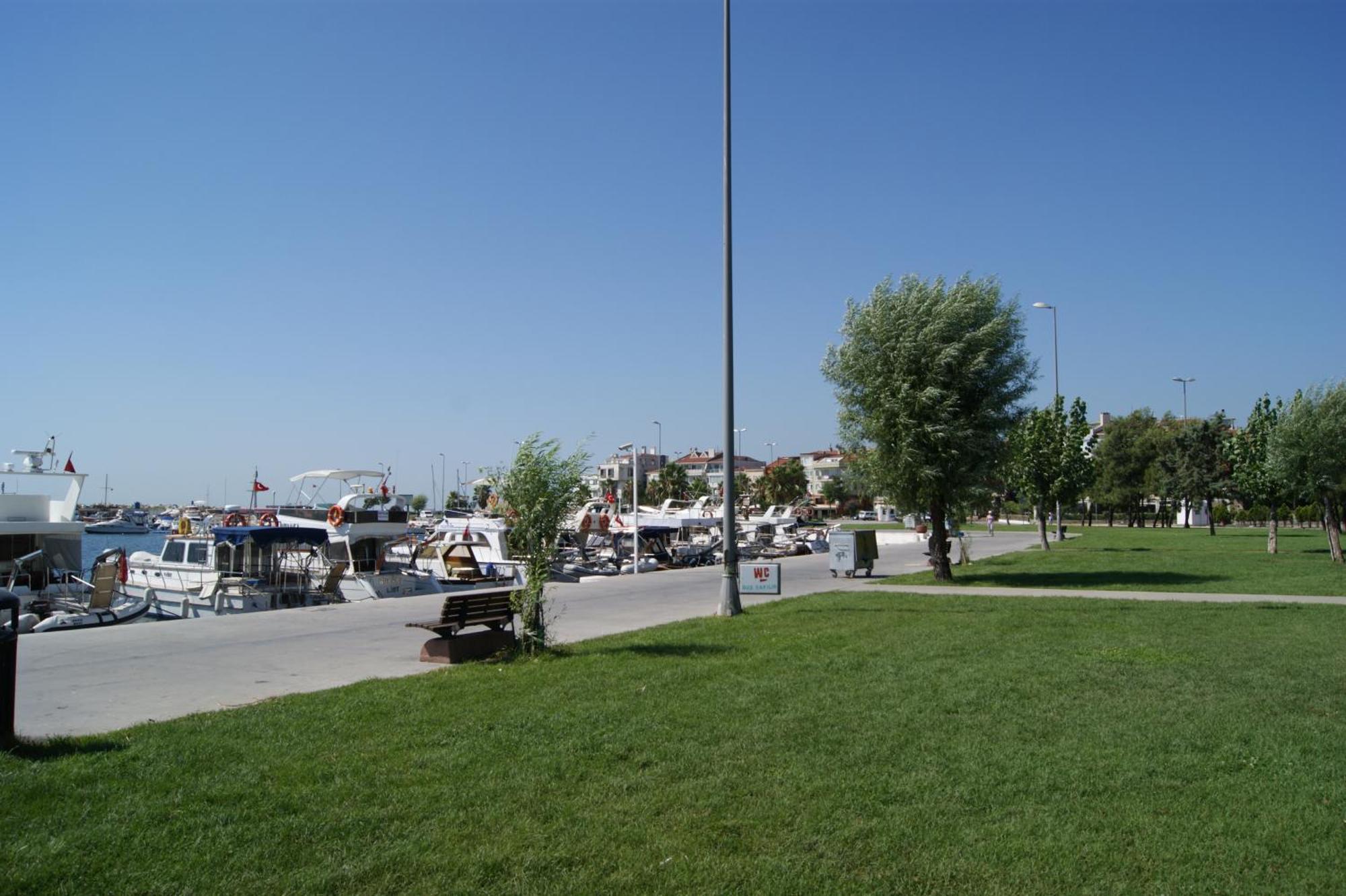 Yesilkoey Airport