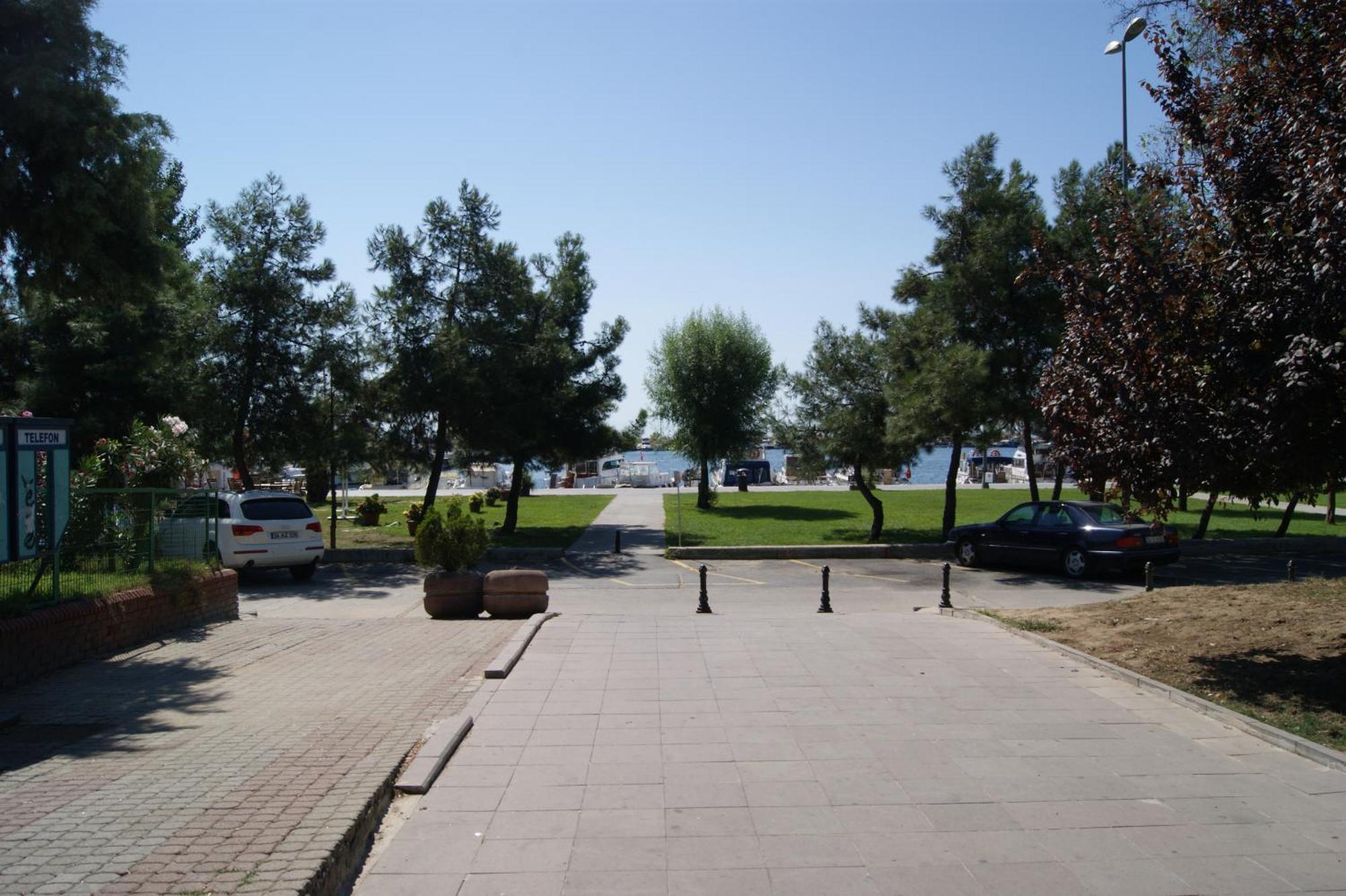 Hotel Yesilkoey Airport 3*