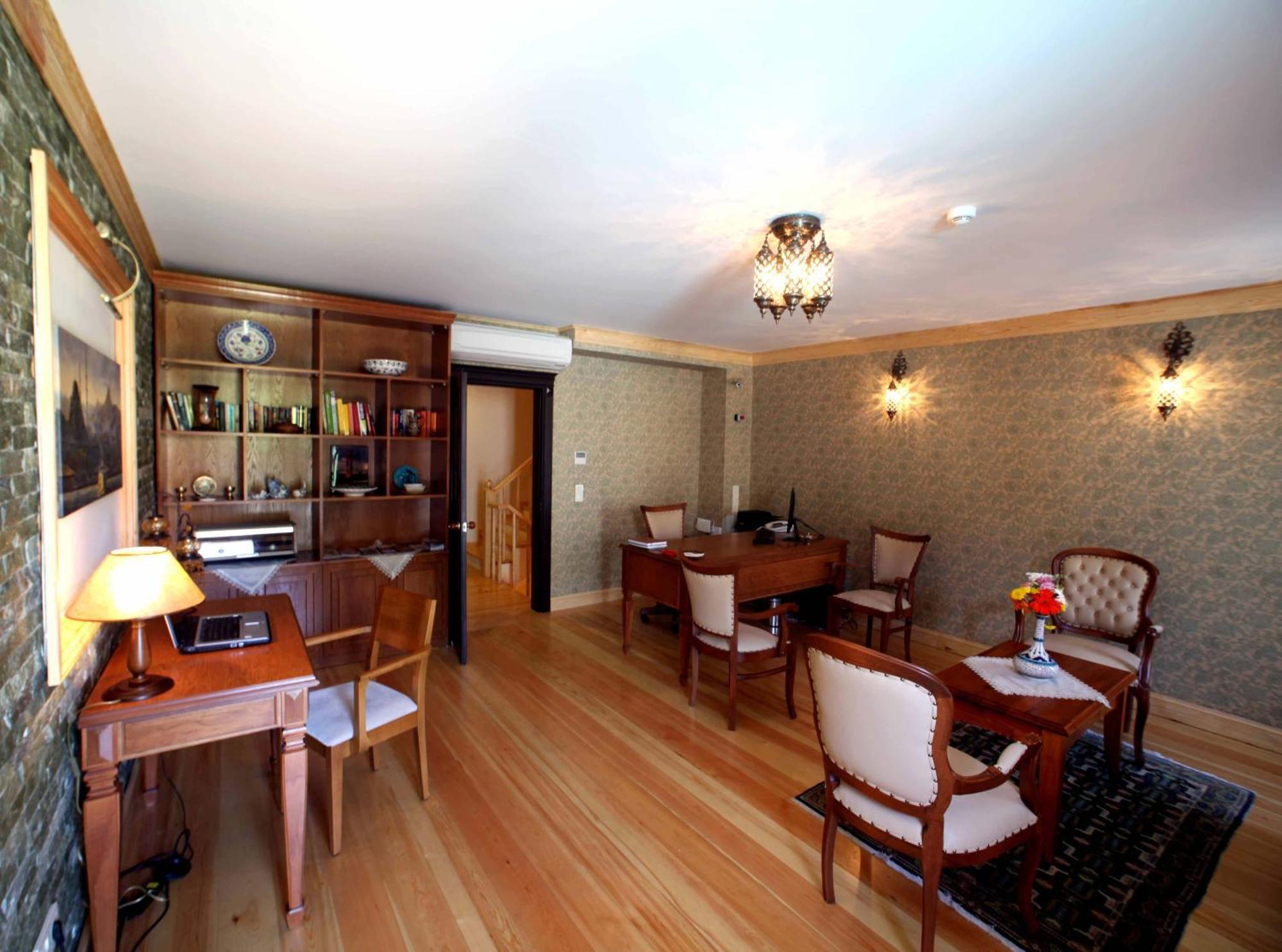 Hotel Lalinn