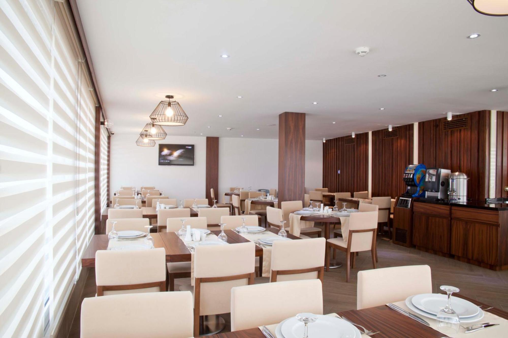 Hotel Victory &
