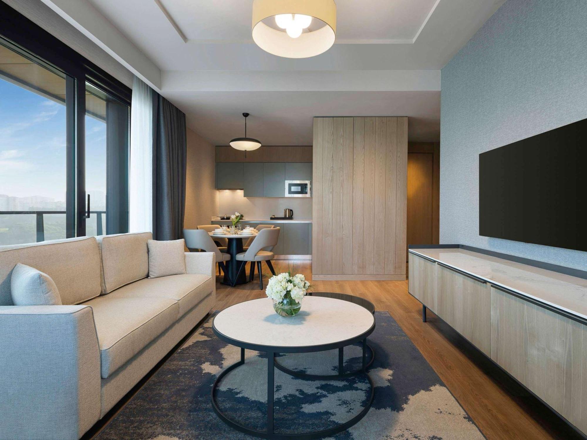 Hotel Movenpick Living Camlivadi