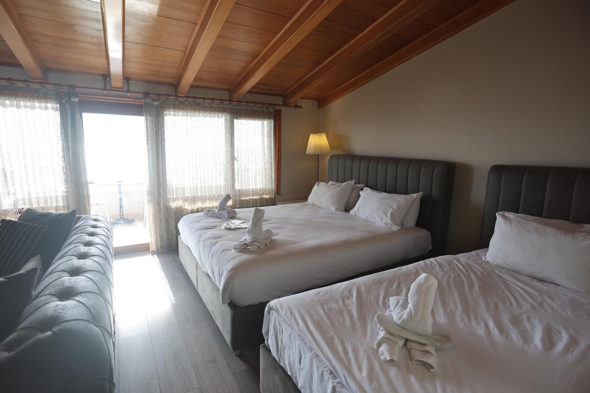 Hostel Bucoleon By Cheers