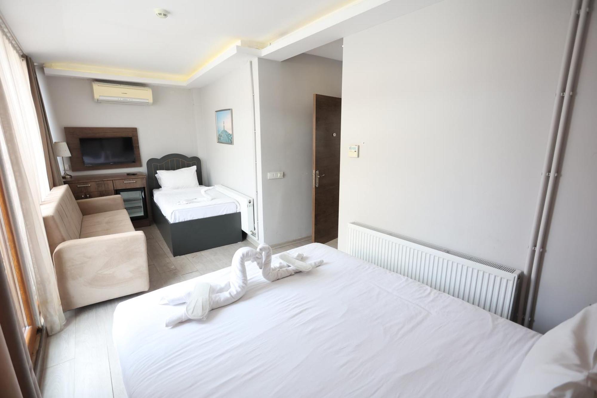 Hostel Bucoleon By Cheers