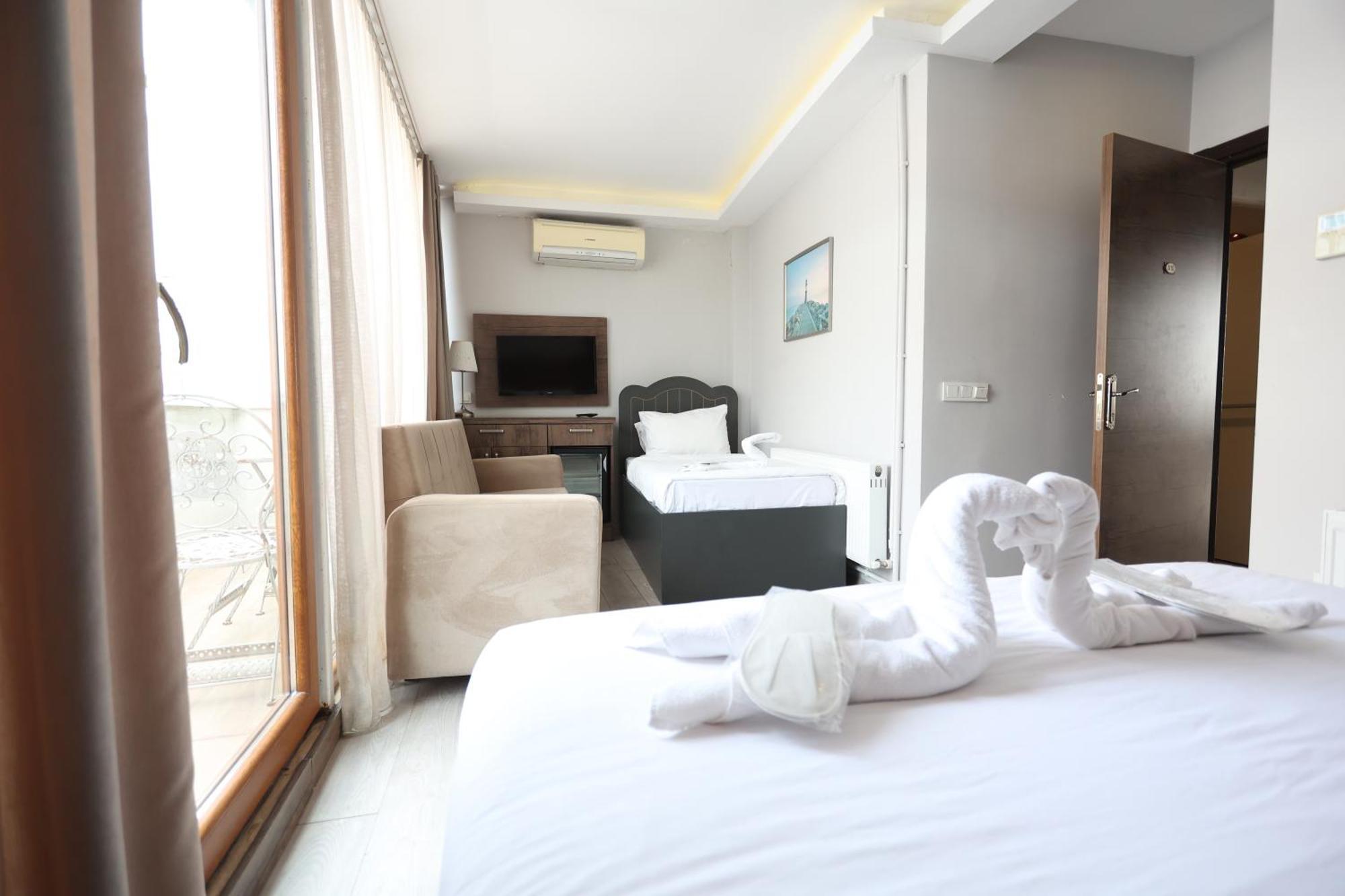 Bucoleon By Cheers Hostel