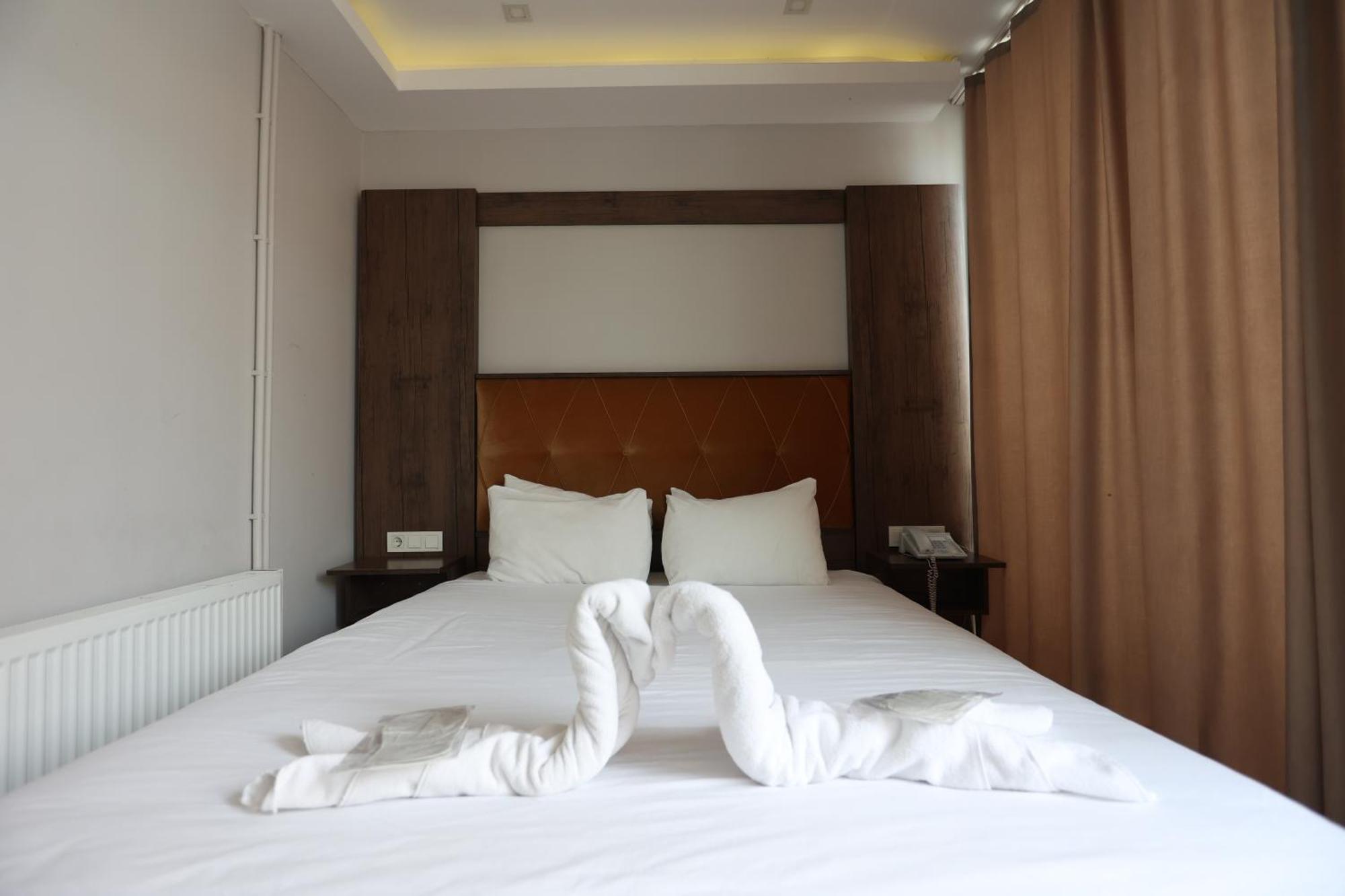 Bucoleon By Cheers Hostel *
