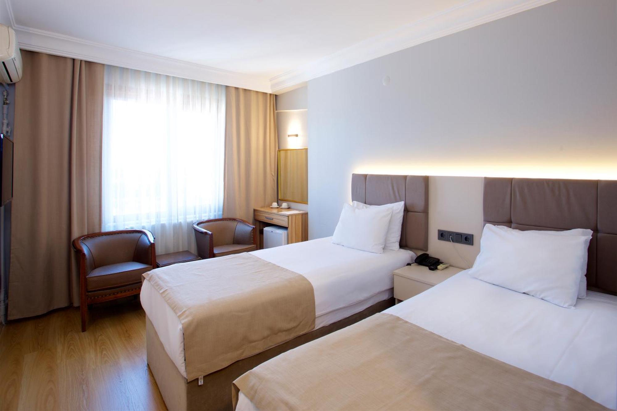 Grand Ant Hotel