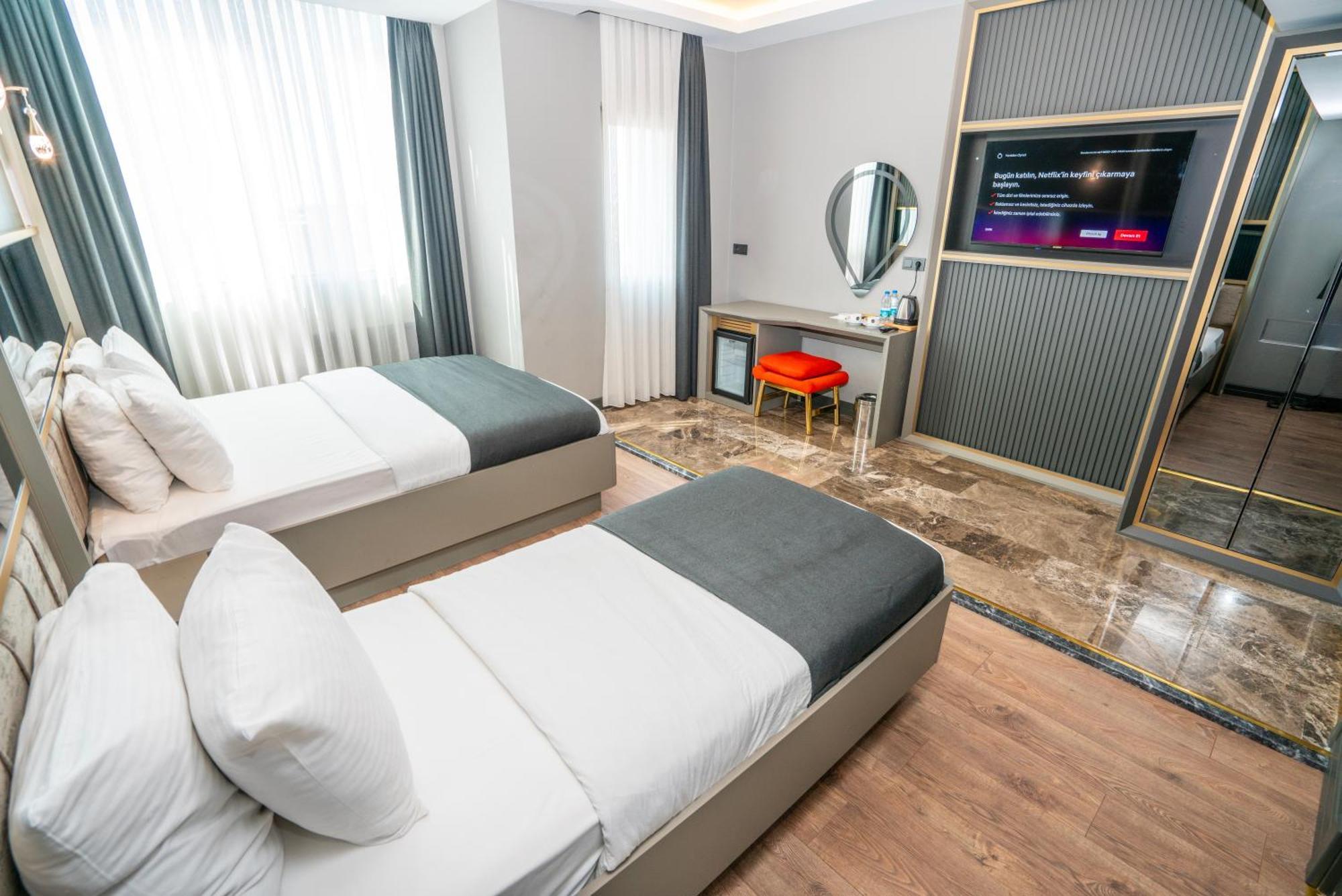 216 Ruby Hotel 4*