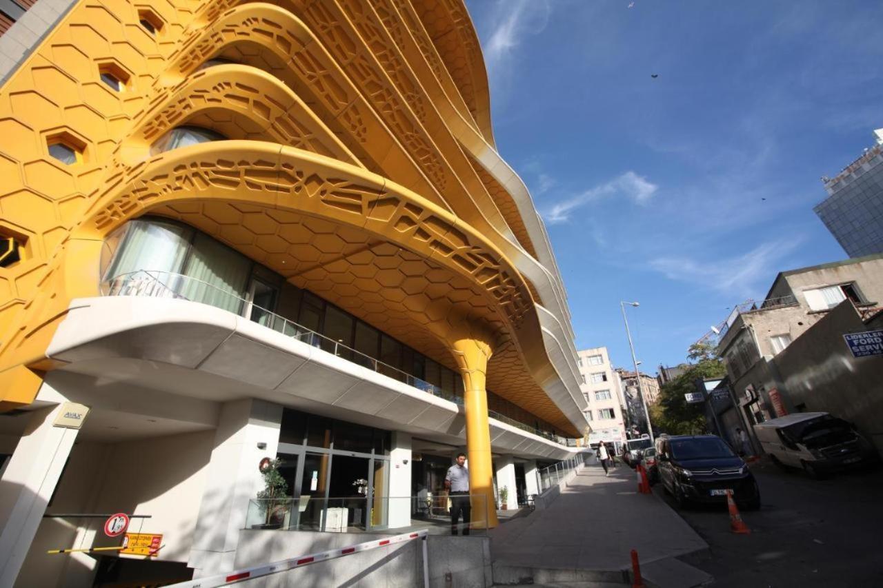 The Y Aparthotel 2*