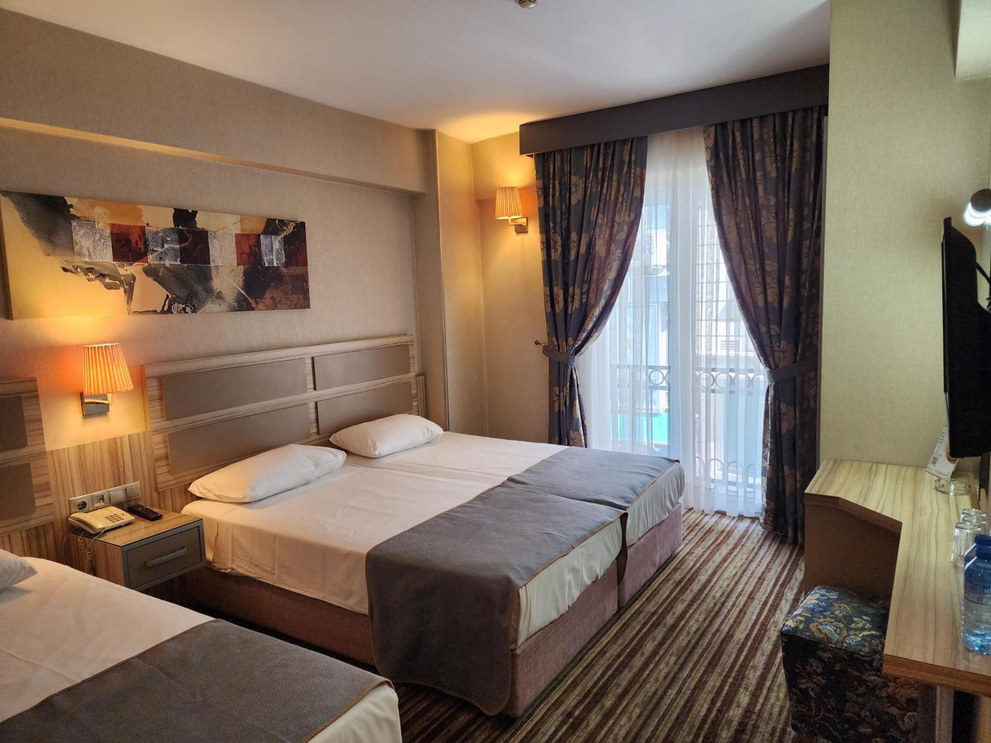 Nanda Hotel 4*