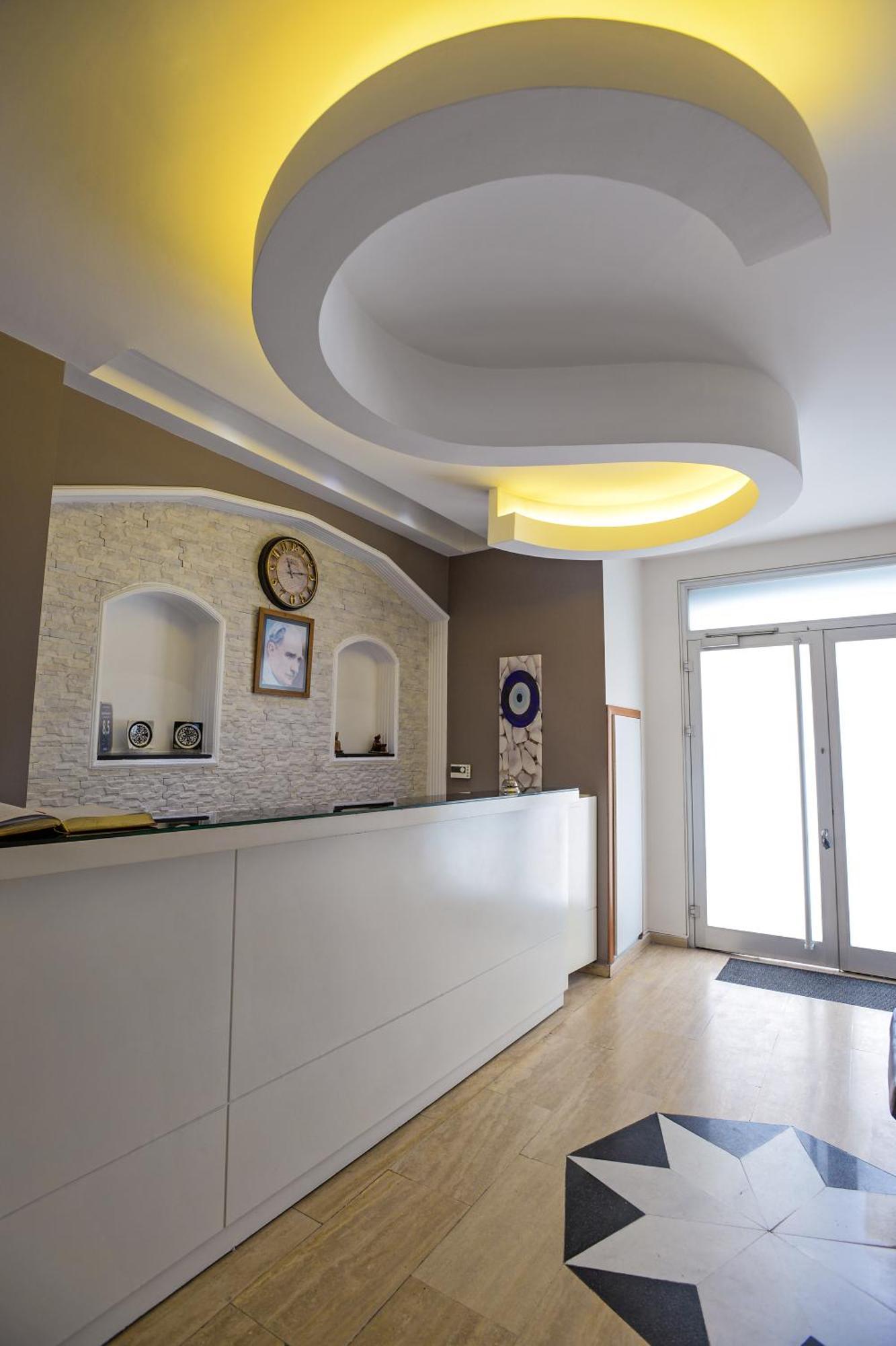 Hotel Retropera 2*