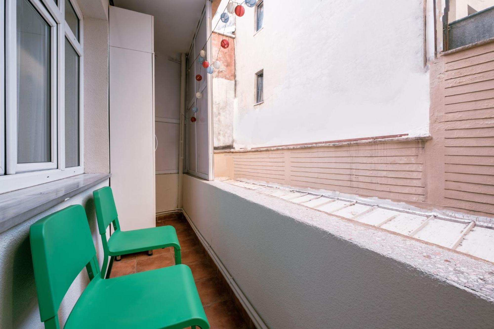 Modern Spacious Flat W Balcony 5 Min To Taksim