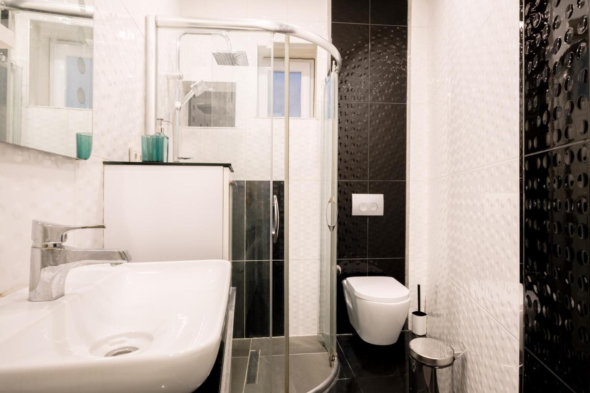 Modern Spacious Flat W Balcony 5 Min To Taksim * İstanbul