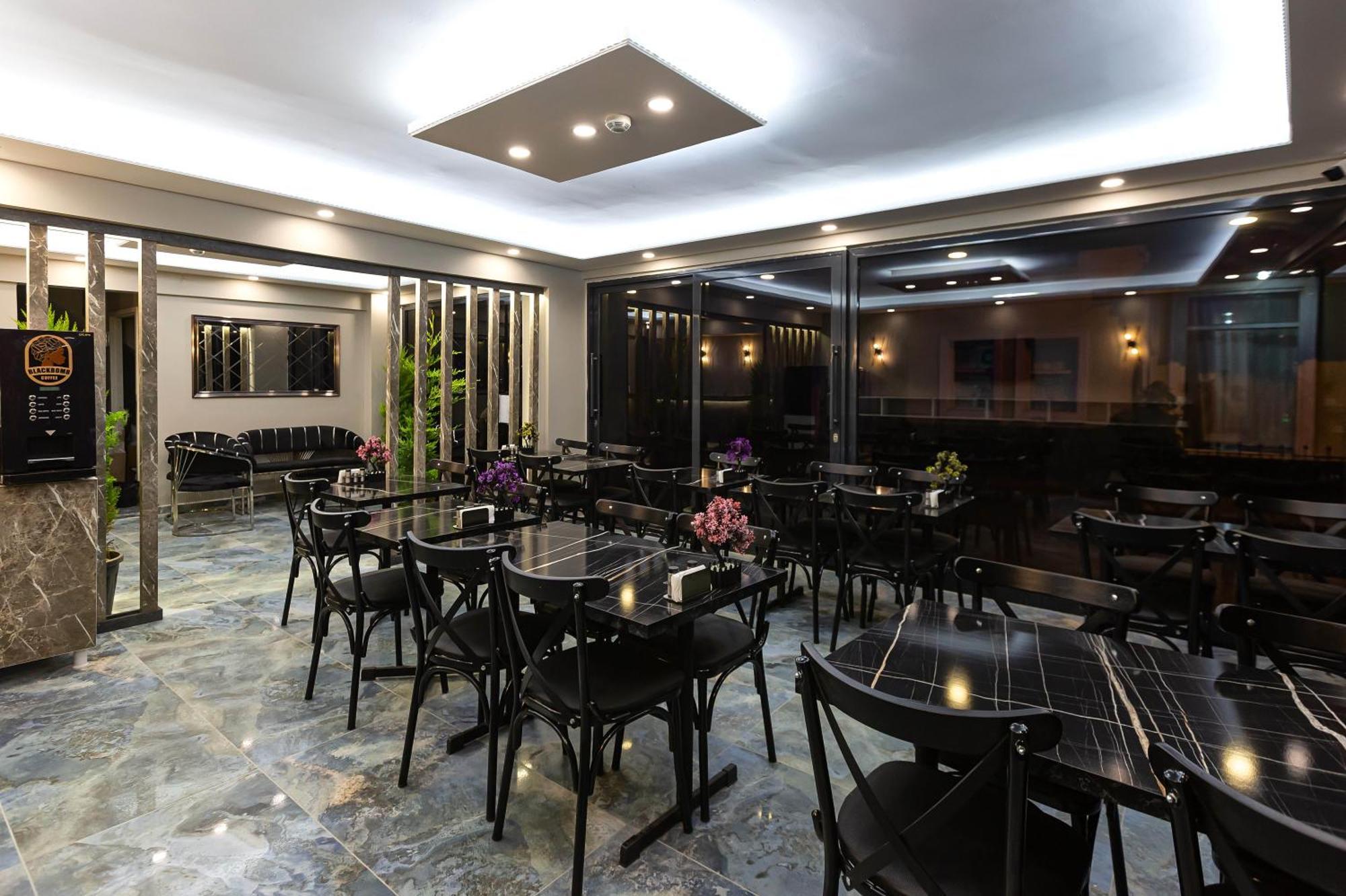 Ria Boutique Hotel