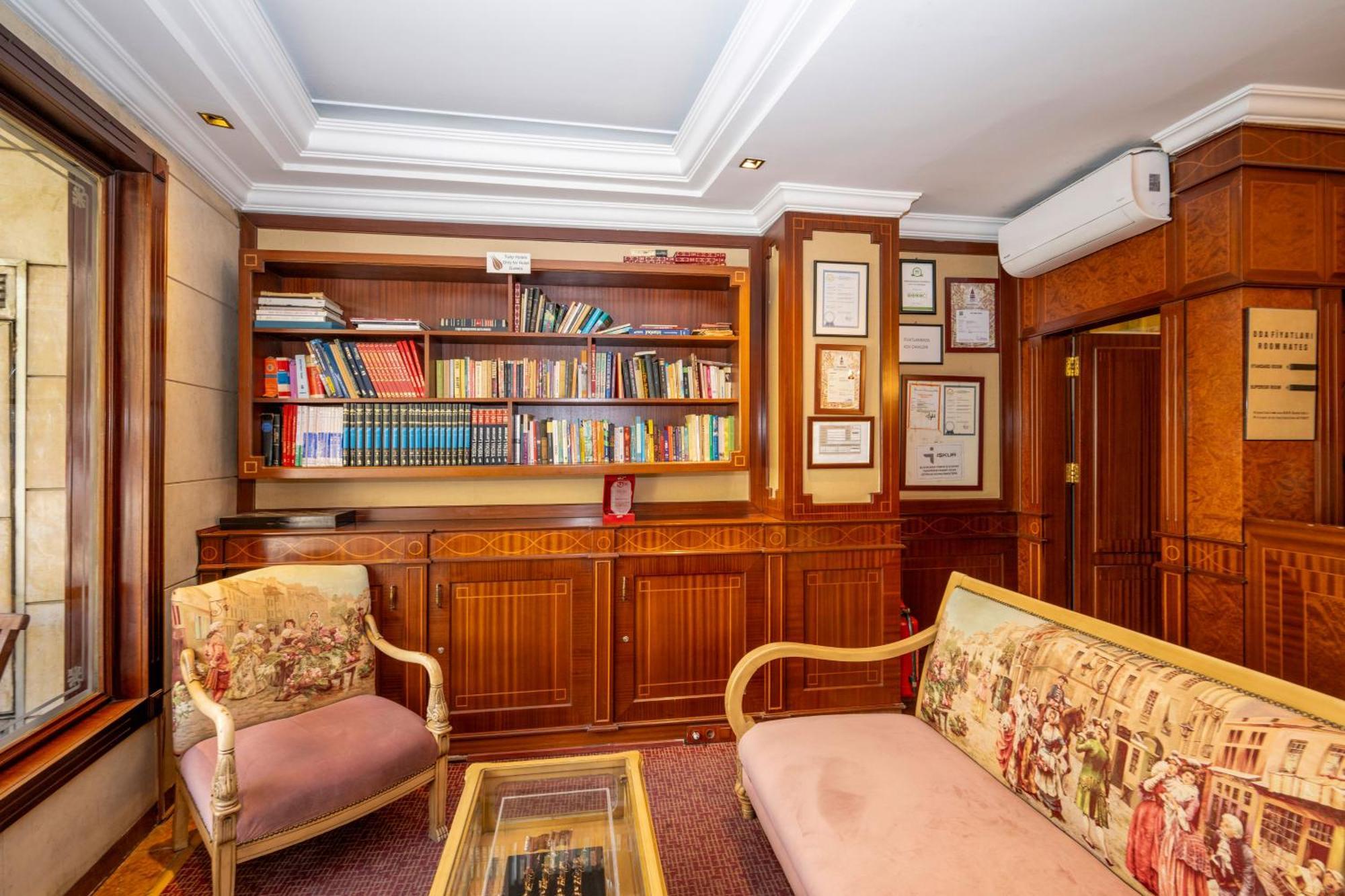 Hotel Pera Rose &