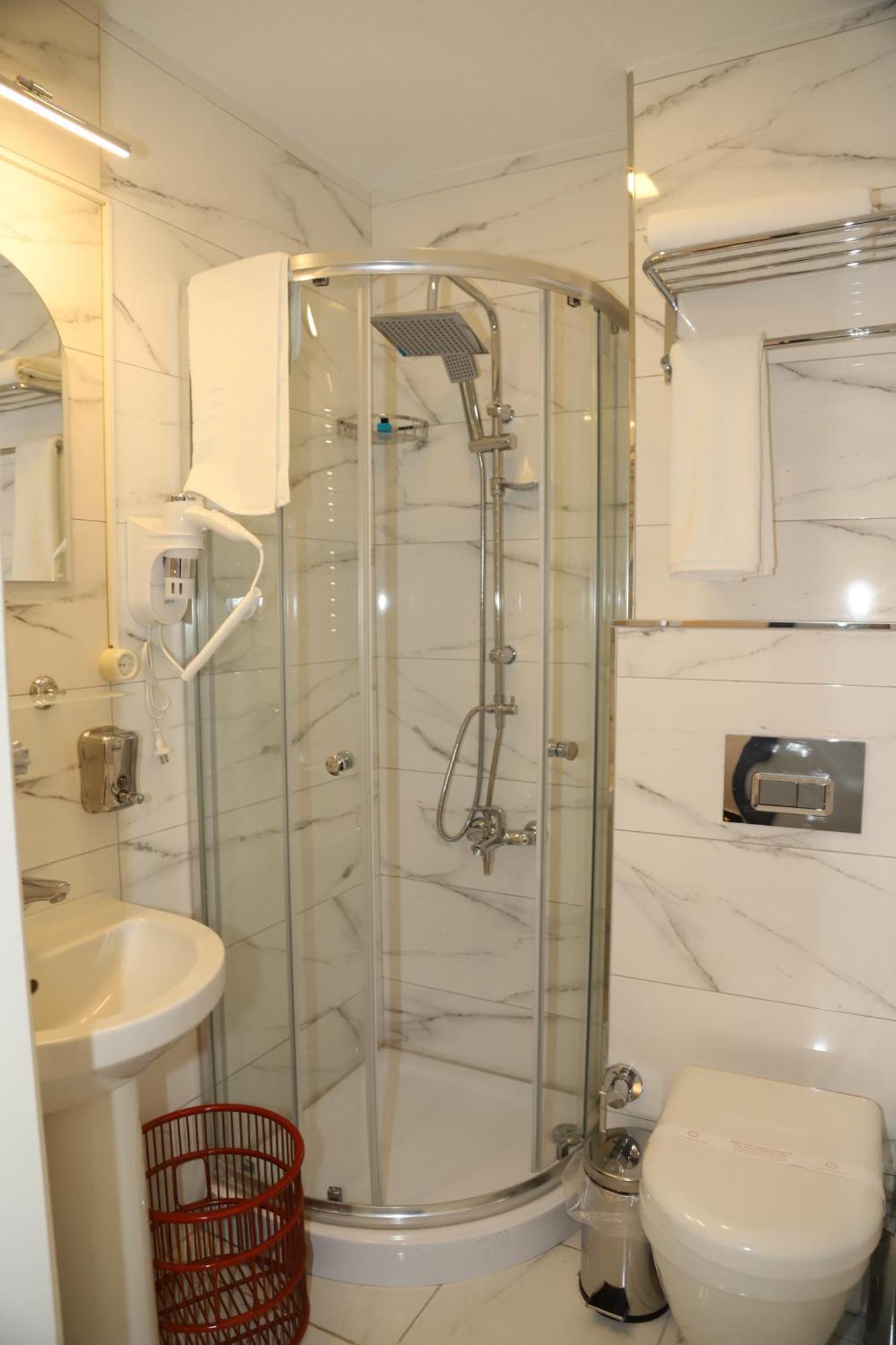 Grand Kavi Hotel