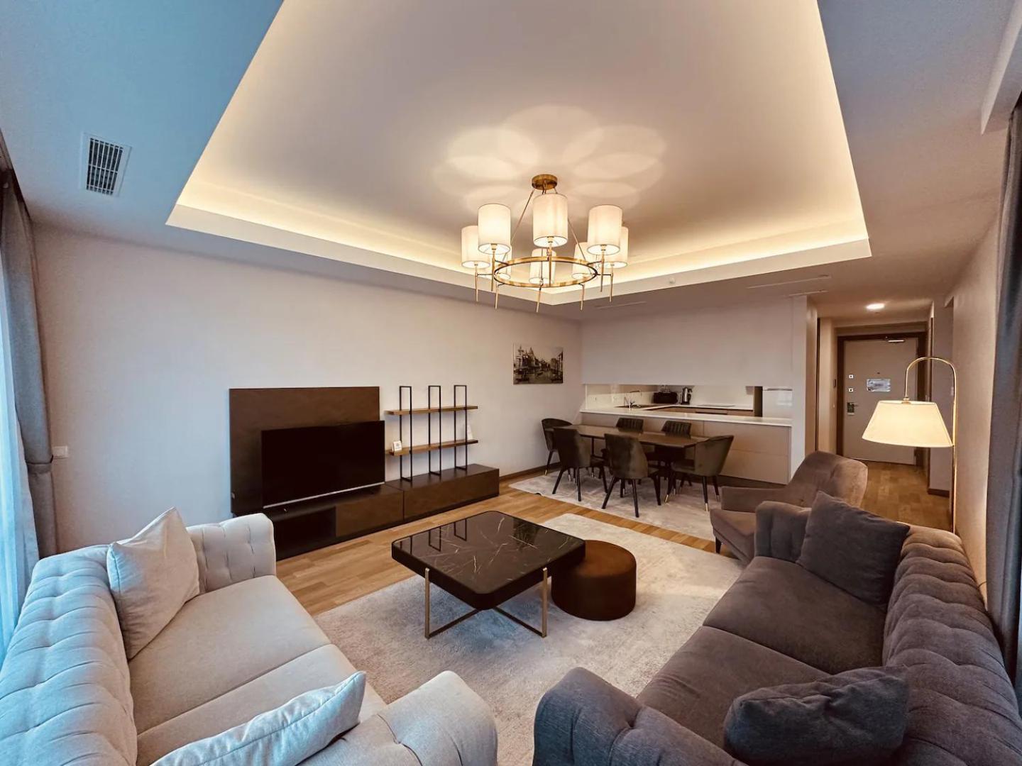 Luxurious In Apartment *