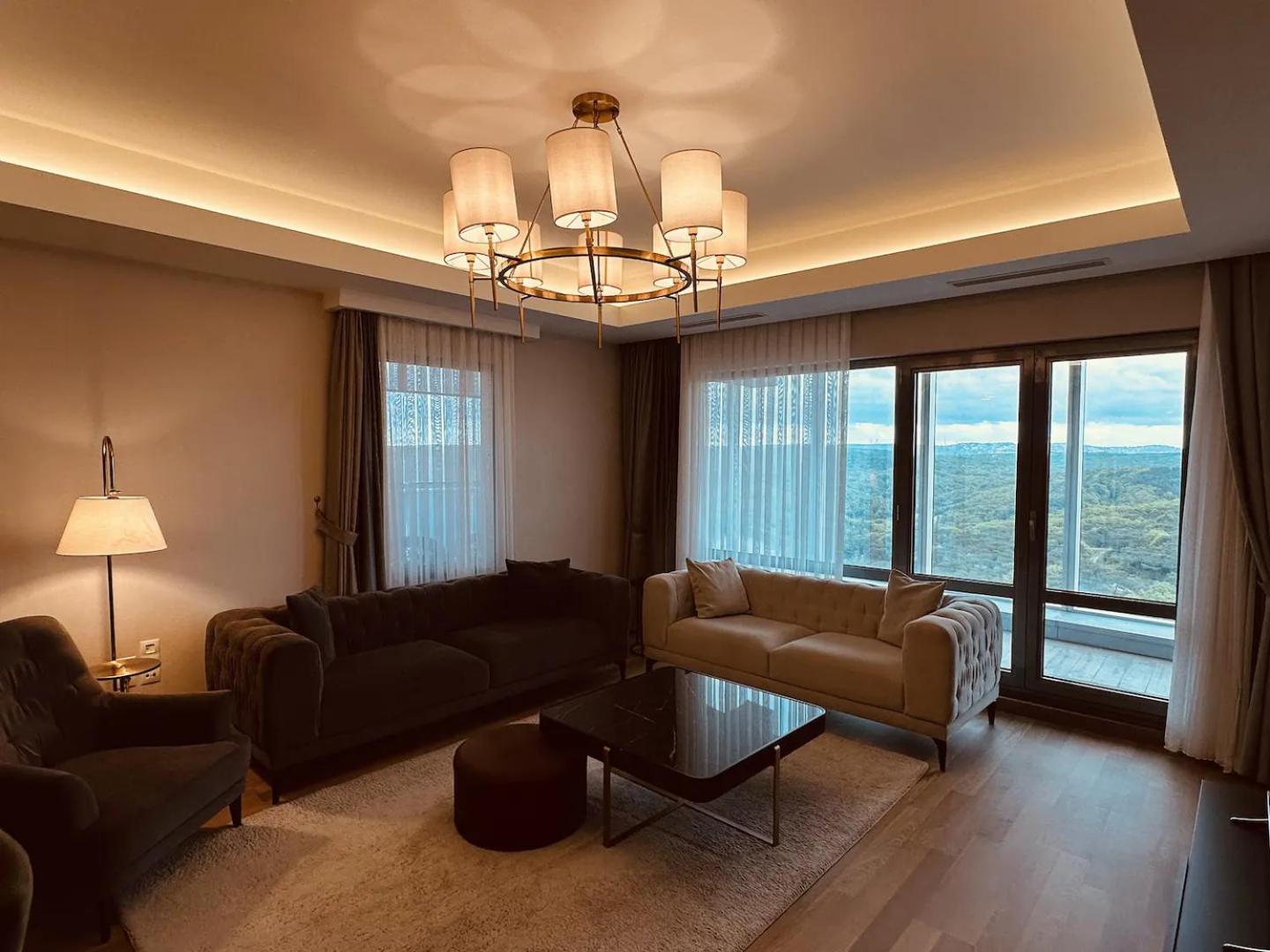 Luxurious In Apartment *