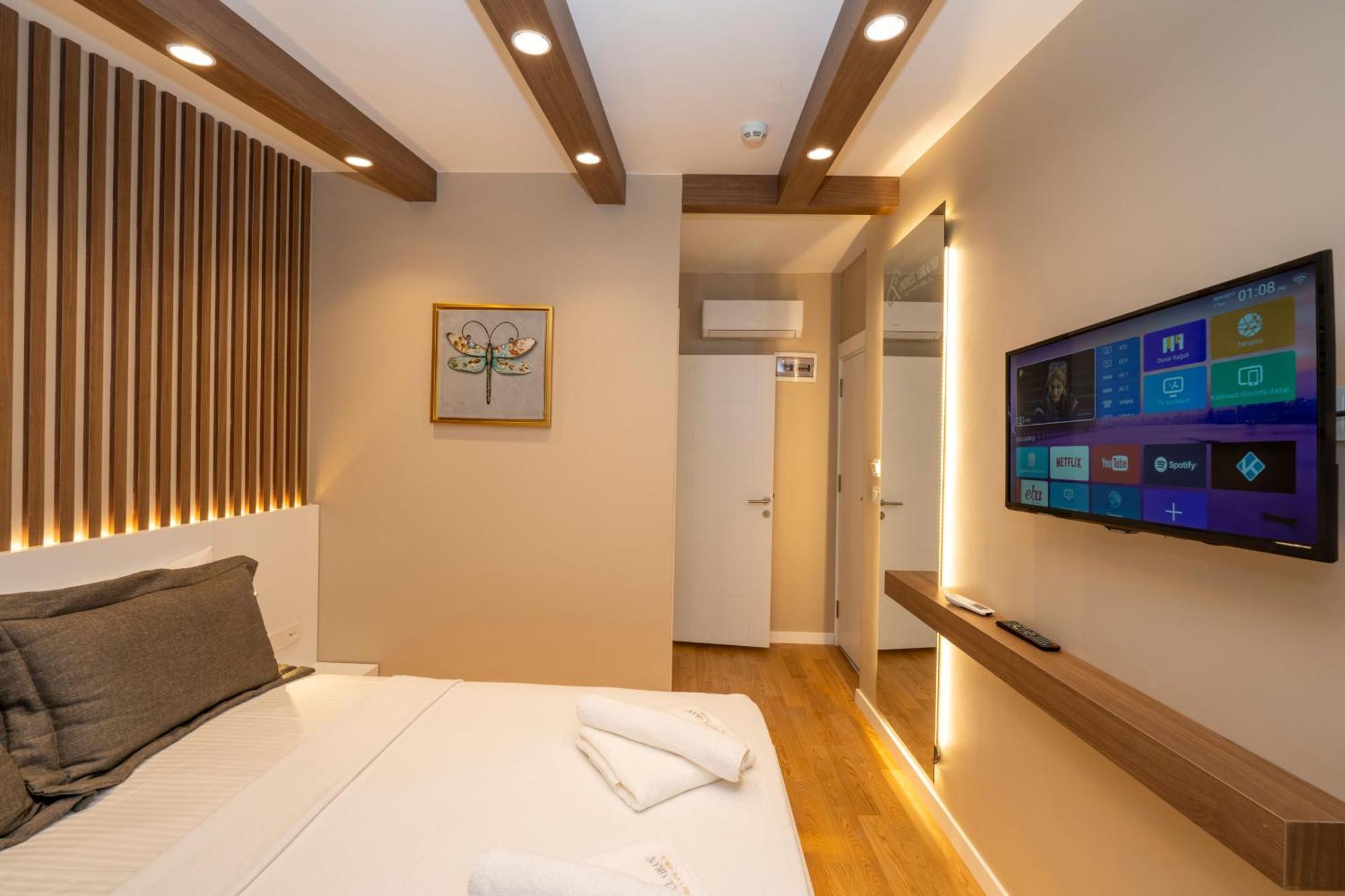 Hotel Grand *