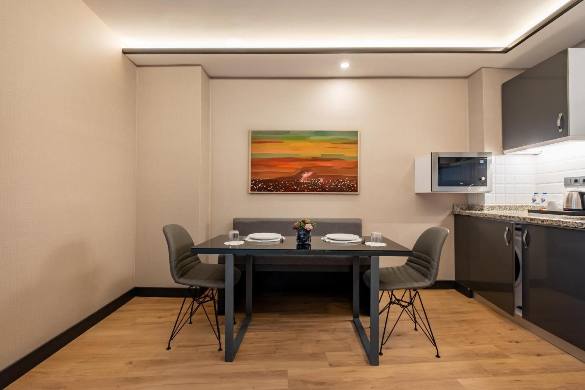 The Row Taksim Hotel *