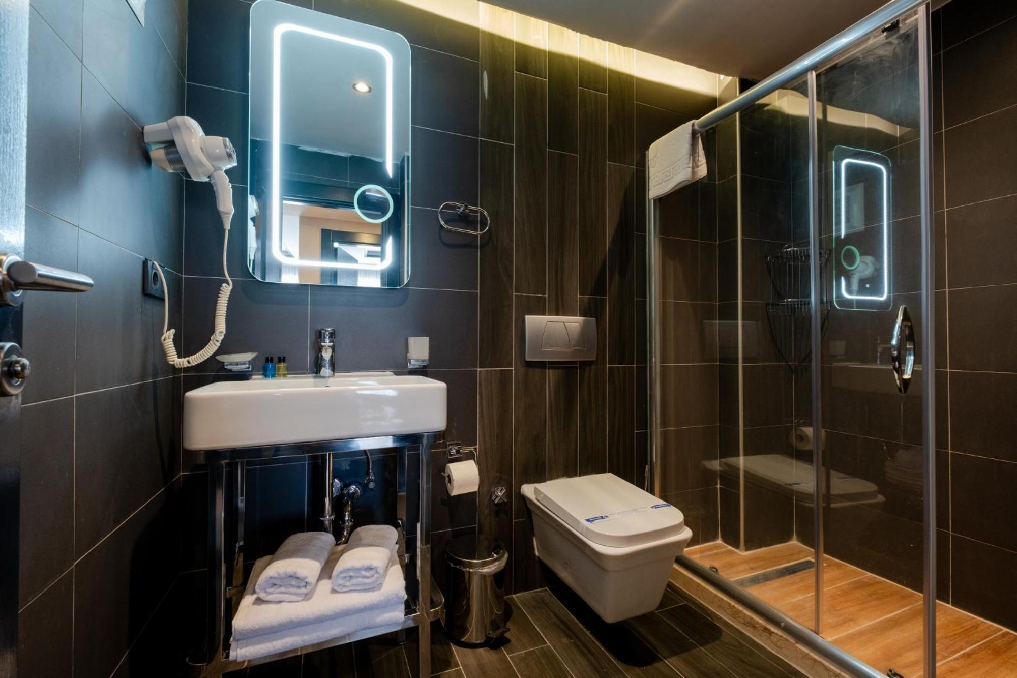 The Row Taksim Hotel *