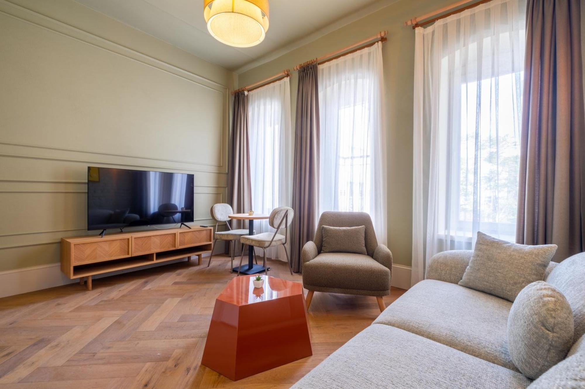 Mayer Select Apartment