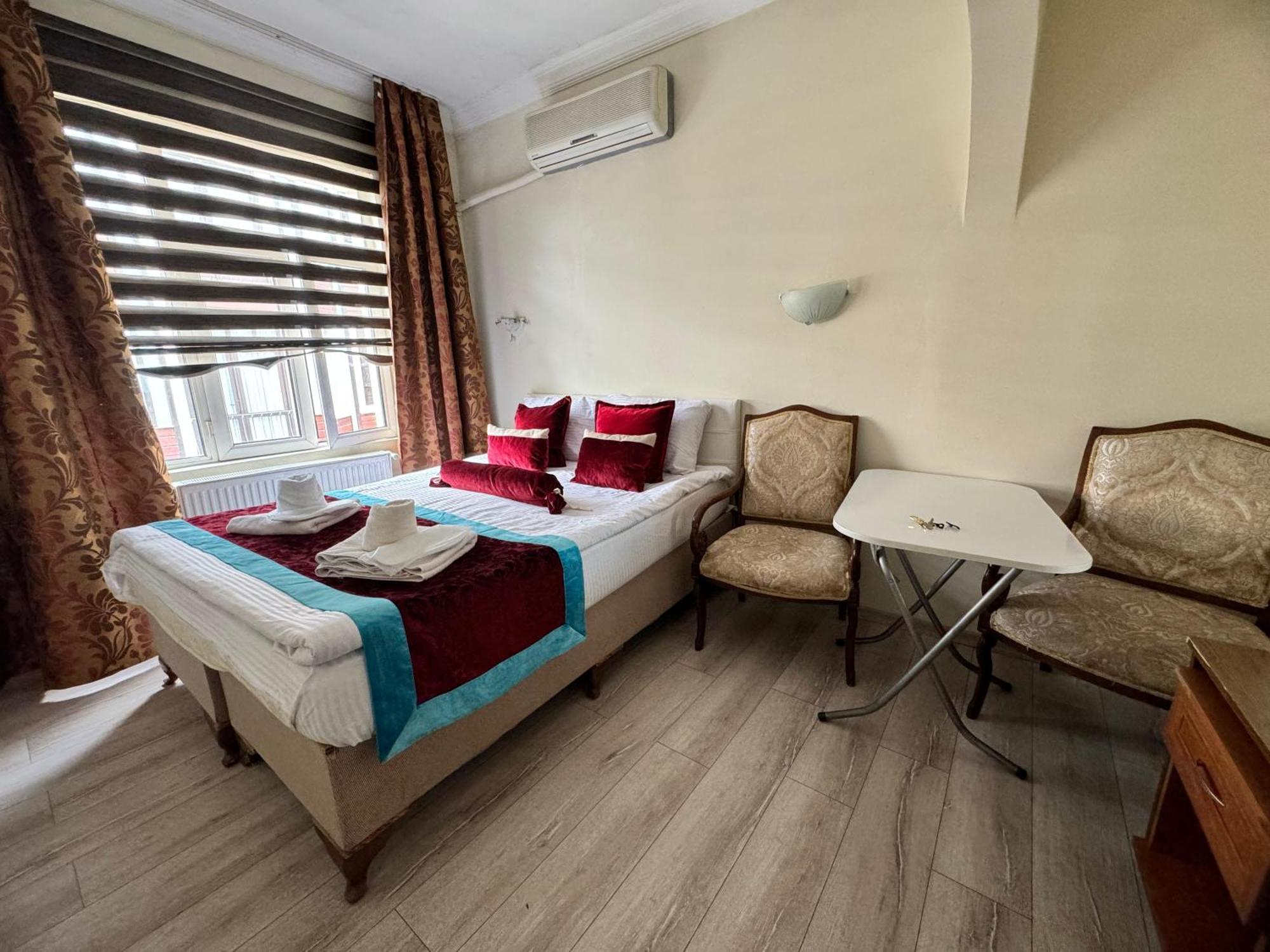 Happy Boutique Aparthotel 3*