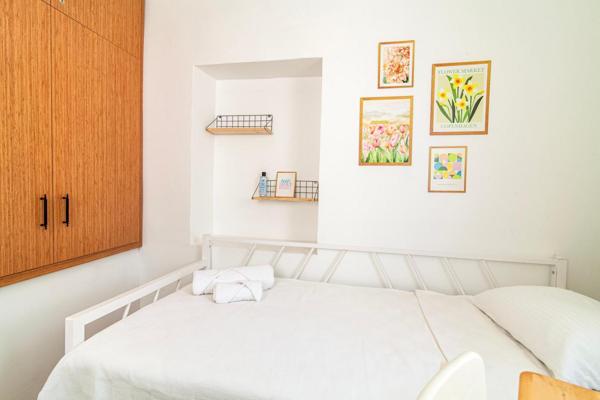 Secluded House , Near Bosphorus , 2 Ac , Fast Wifi Holiday home Istanbul