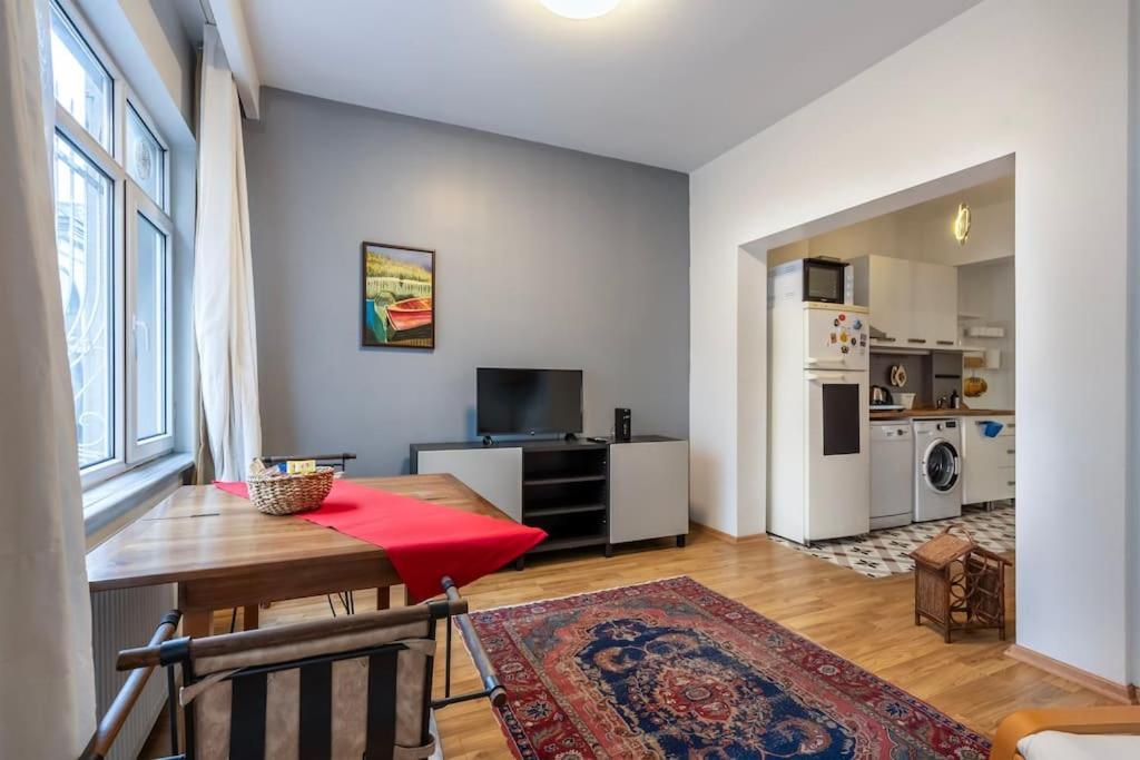 Apartment Cihangir Charm:sunny 1br Retreat Istanbul