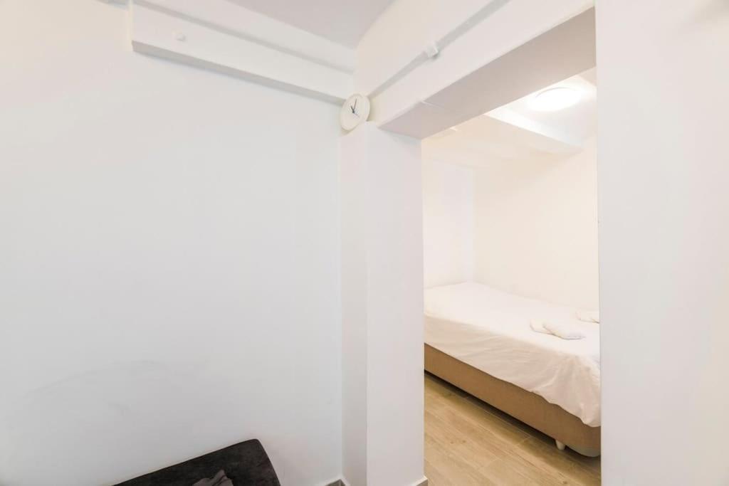 Apartment Beautiful 2br House W/ac 400meters Taksim Square *