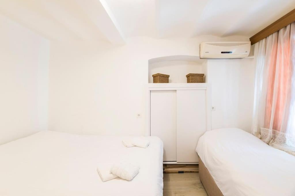 Beautiful 2br House W/ac 400meters Taksim Square Apartment Istanbul