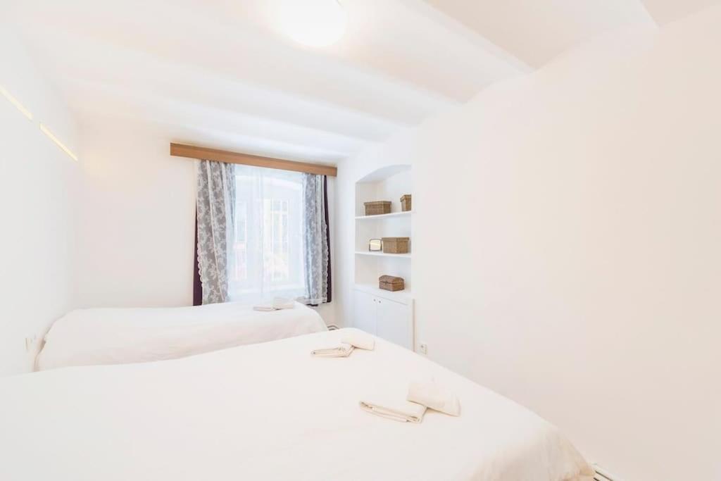 Beautiful 2br House W/ac 400meters Taksim Square Apartment