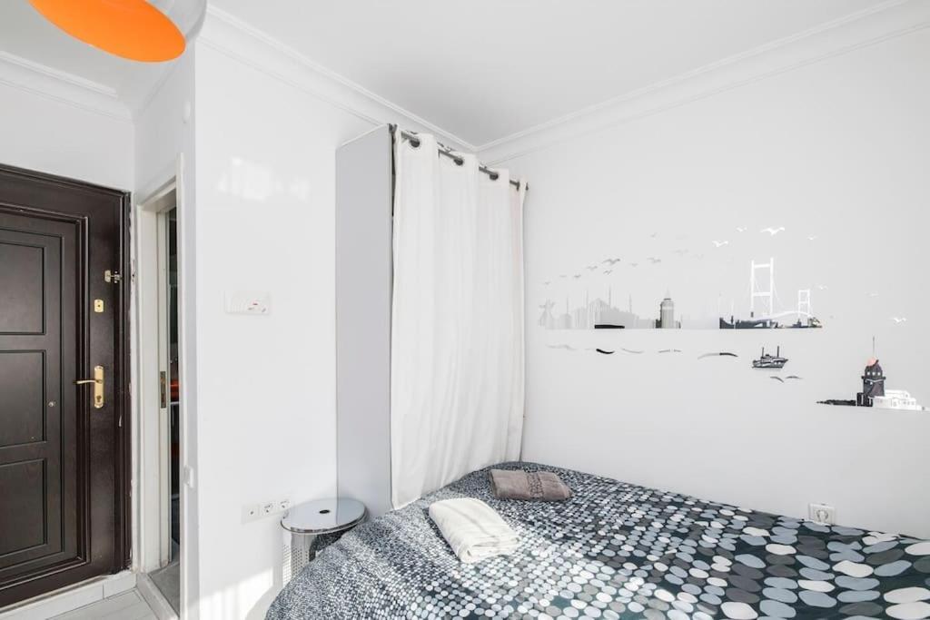 Cute 1 W Ac 300 Meters To Istiklal Street Apartment *