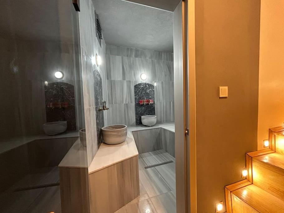 Arancia - Garden, Bbq, Sauna & Turkish Bath By The Tram In Fatih * Istanbul