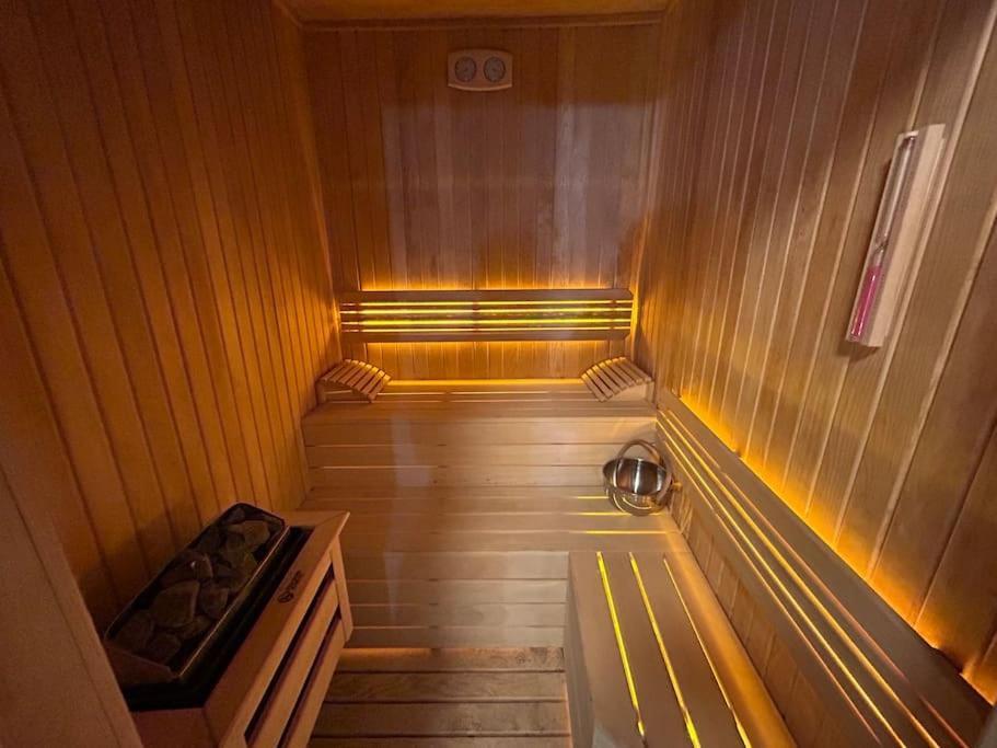 Villa Arancia - Garden, Bbq, Sauna & Turkish Bath By The Tram In Fatih *