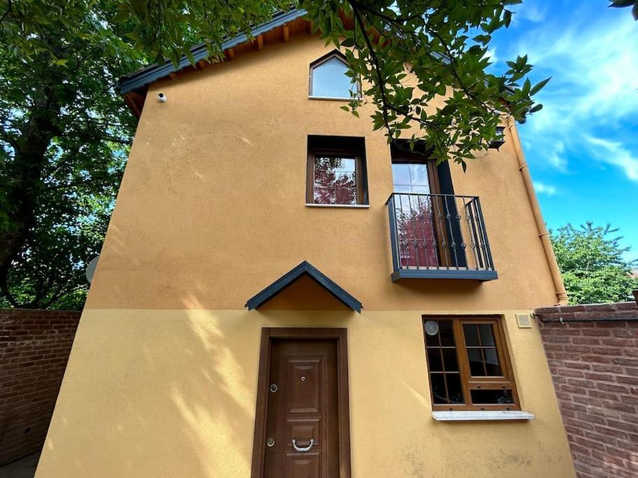 Arancia - Garden, Bbq, Sauna & Turkish Bath By The Tram In Fatih Villa
